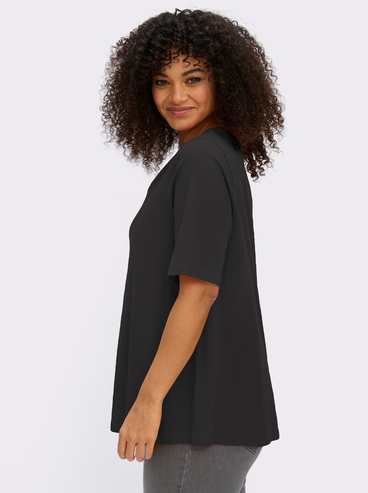 sheego V-Shirt mit Glitzergarn-Streifen - schwarz