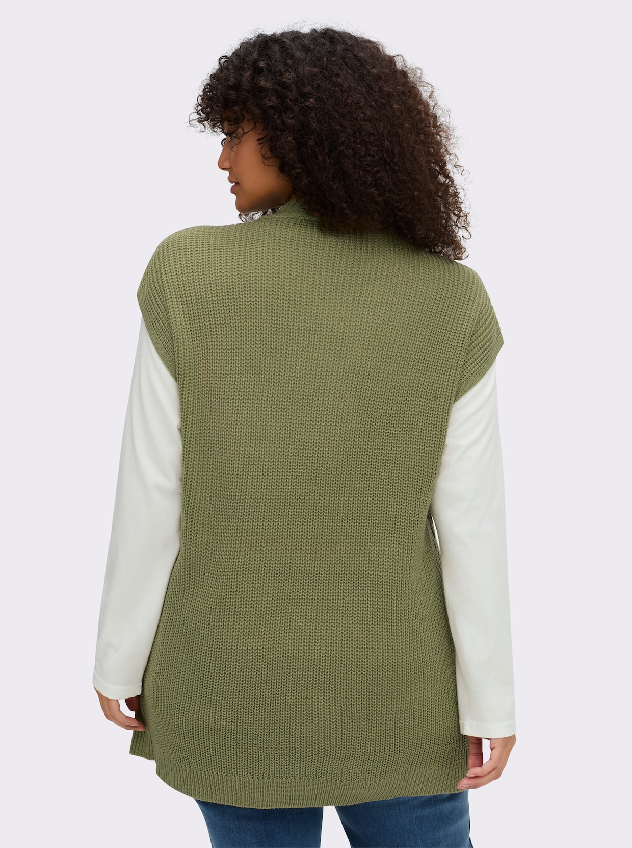 Strickweste mit Zopfmuster vorne - schilf