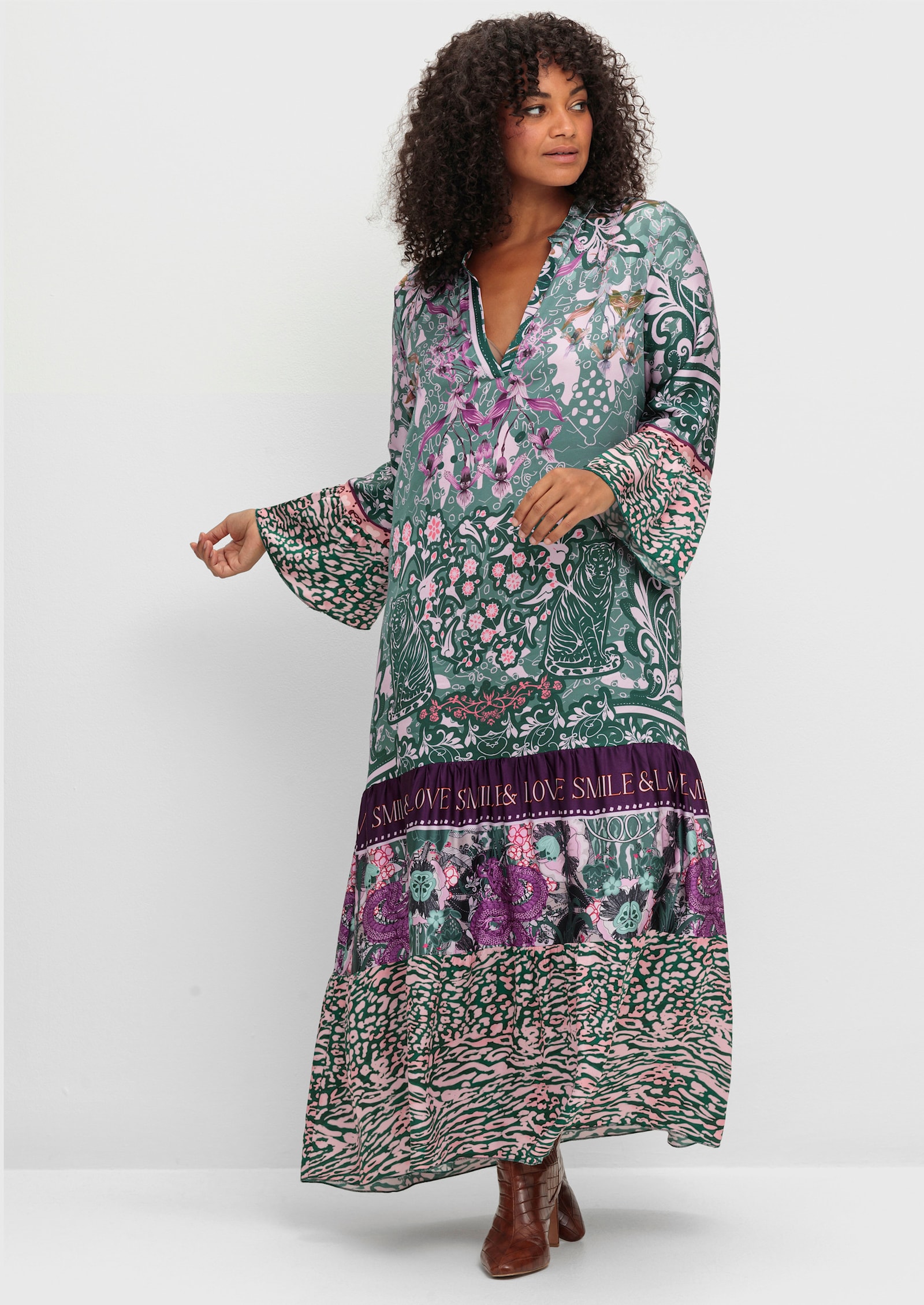 sheego loves miss goodlife Maxikleid im Mustermix, mit Volants - lila-bedruckt