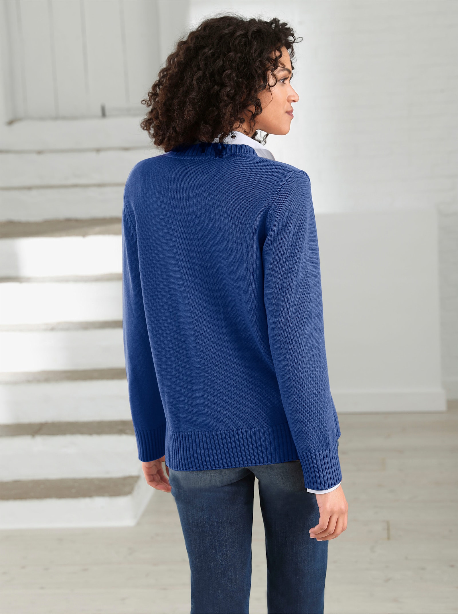 Strickjacke mit farblich abgestimmten Knöpfen - royalblau