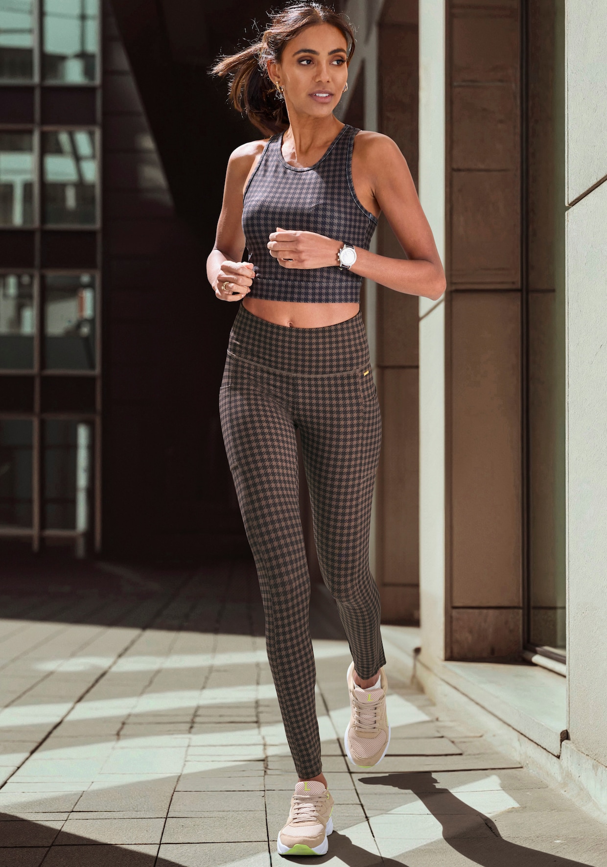 LASCANA Functionele legging - bruin zwart