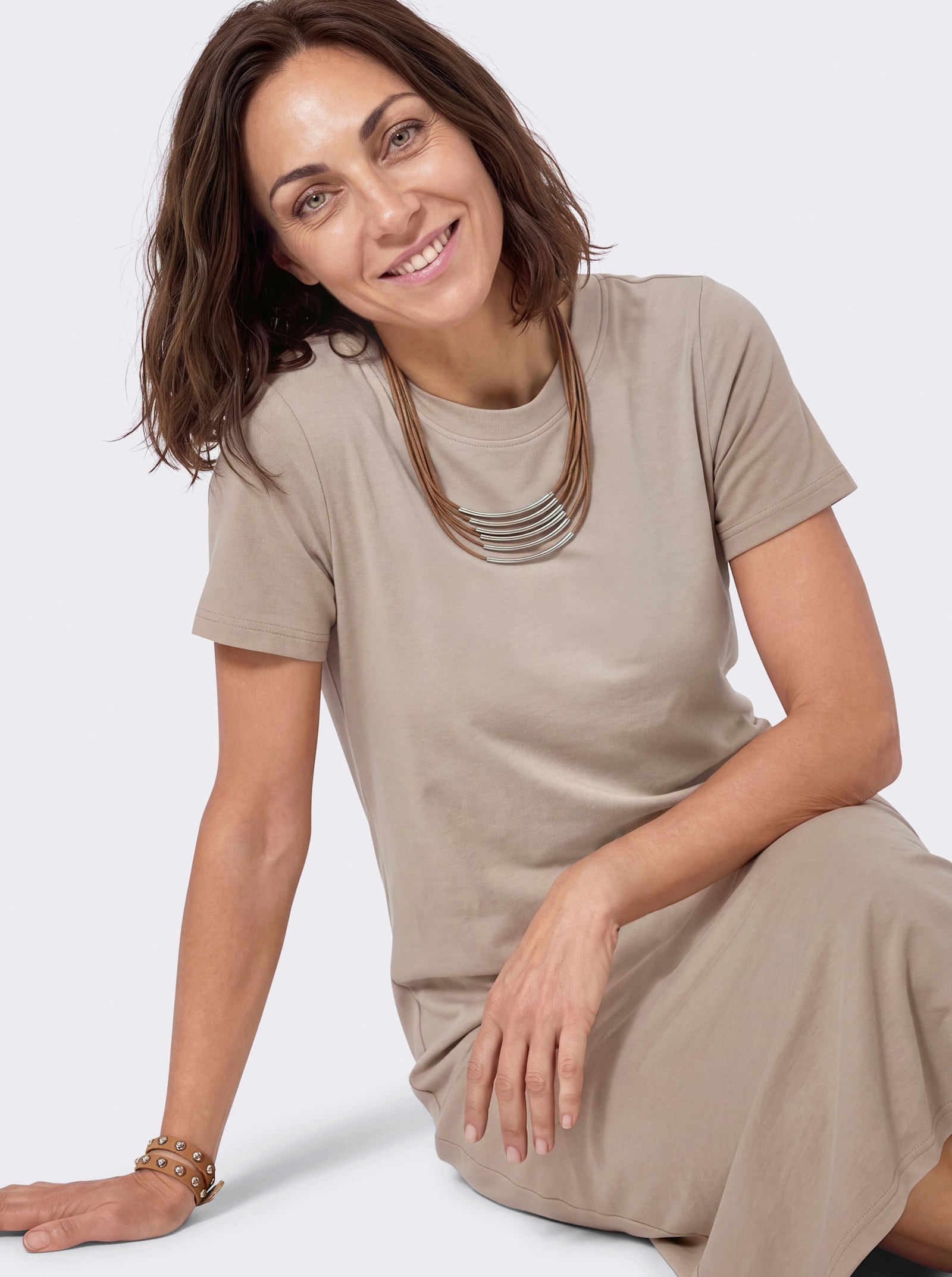 Jerseykleid mit Seitenschlitzen - sesam