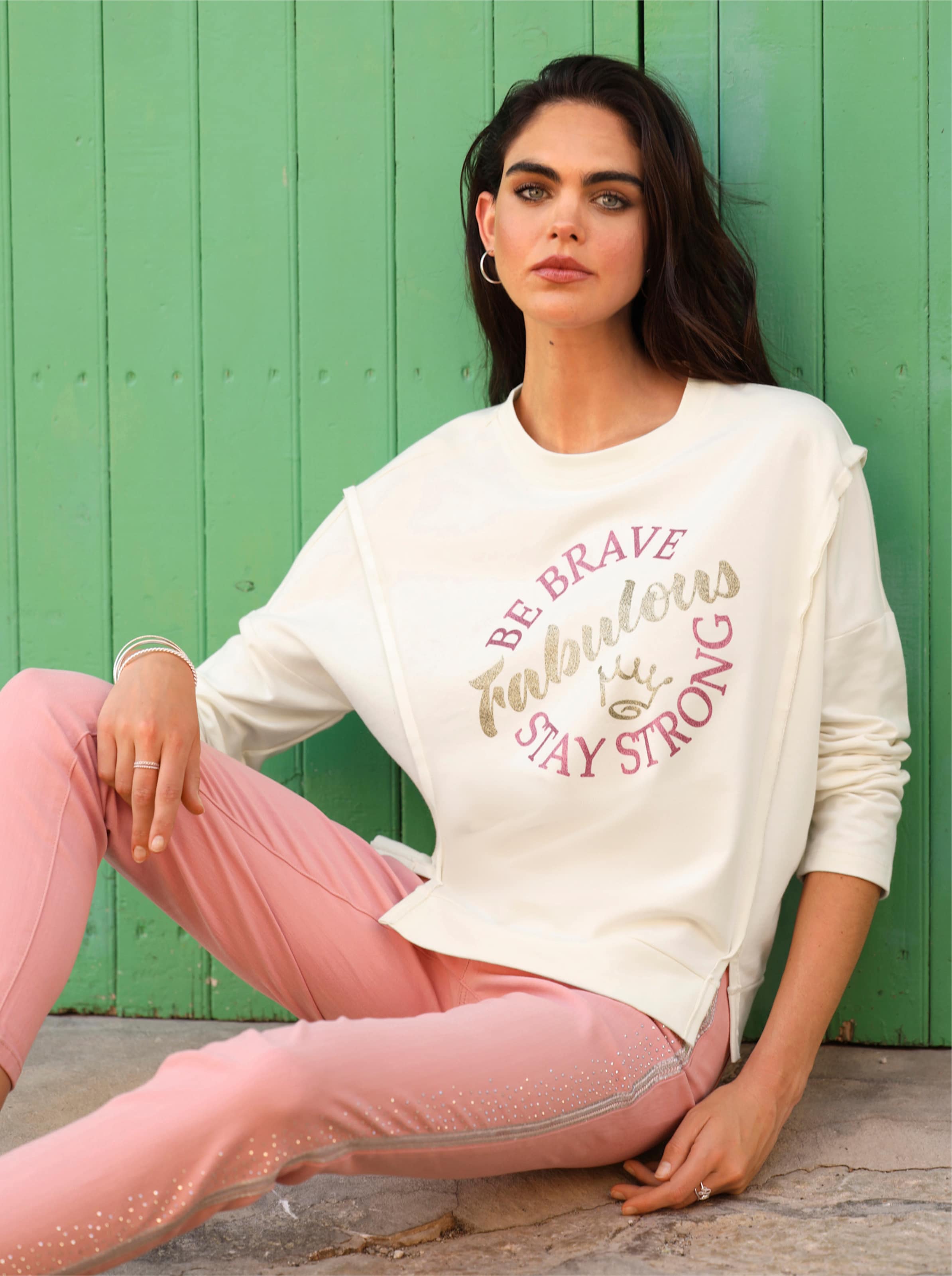 Sweatshirt