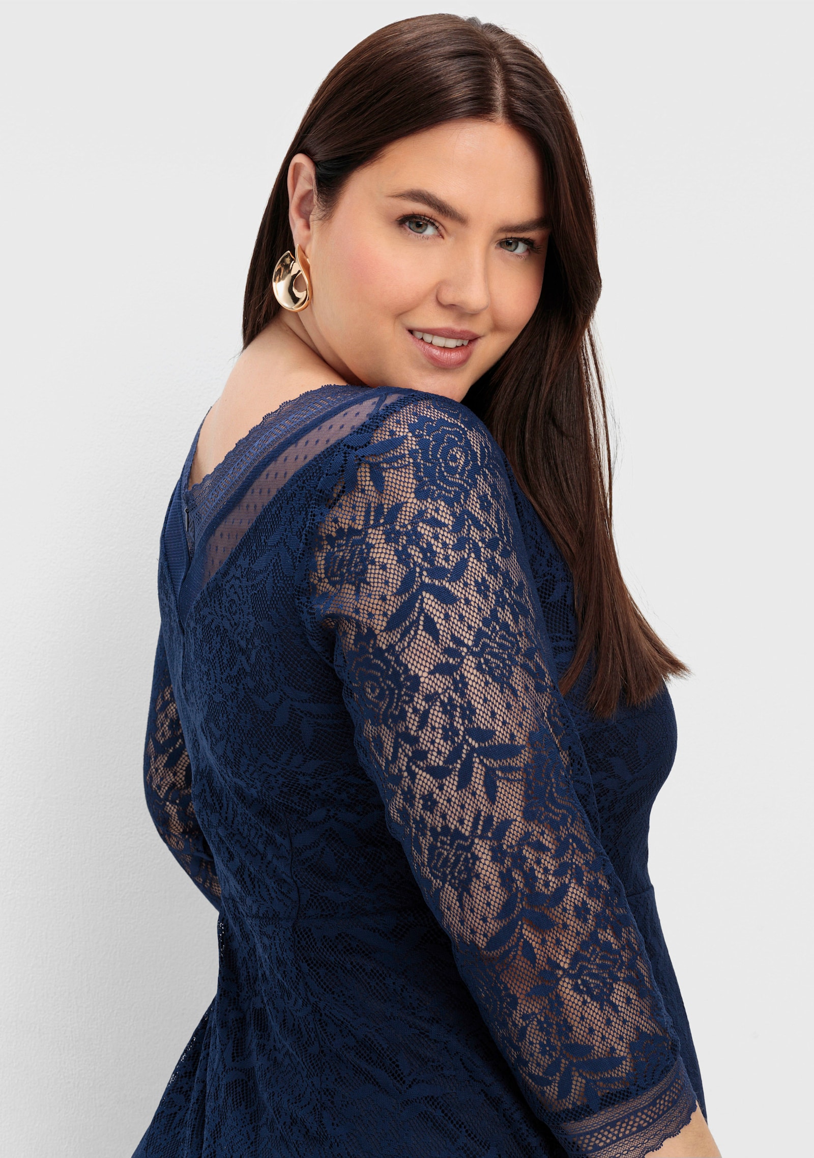 sheego Robe de soirée en dentelle florale - marine