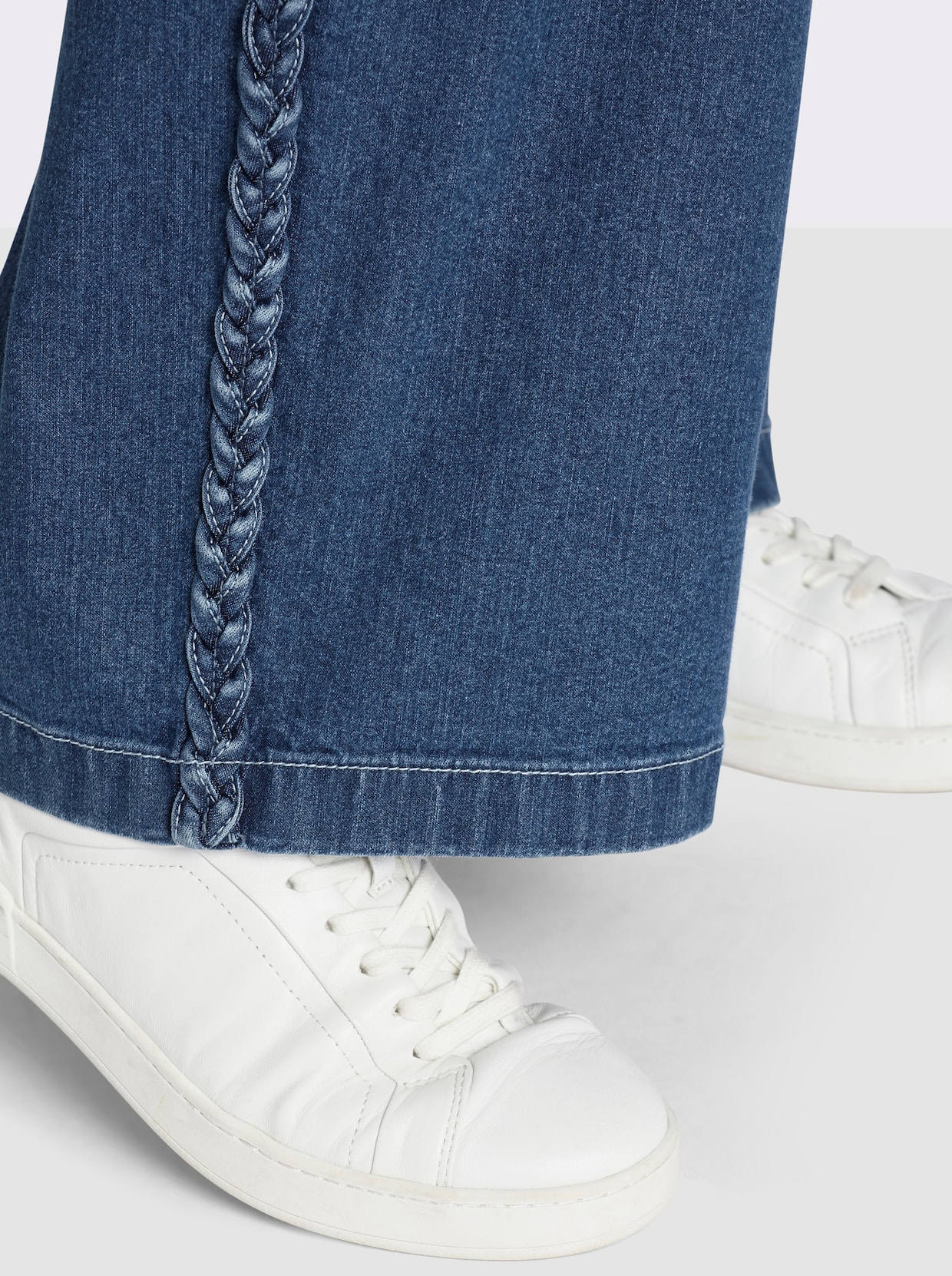 sheego Jeans mit geflochtenen Streifen am weiten Bein - blue-stone-washed