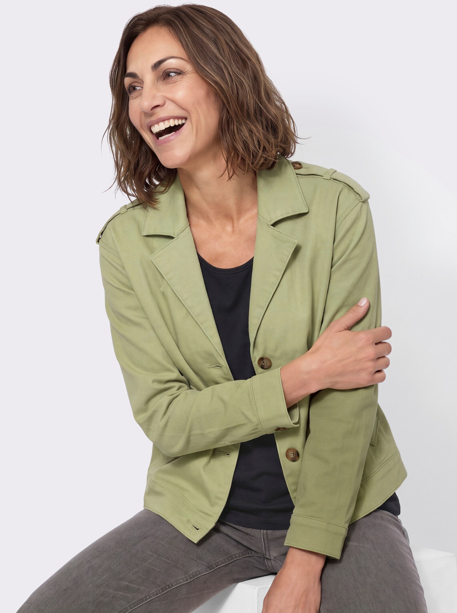 Jeansjacke mit Pattentaschen - lindgrün