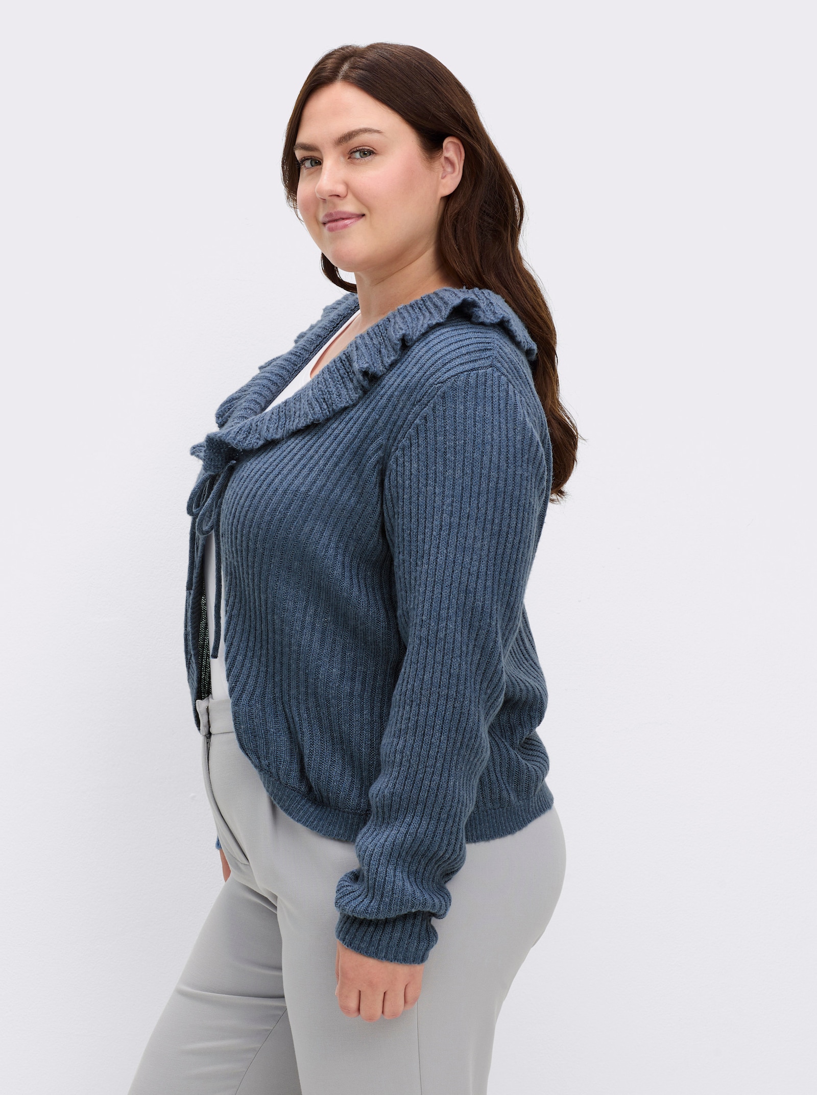 sheego by Joe Browns Vest met kraag in volantmodel - jeansblauw gemêleerd