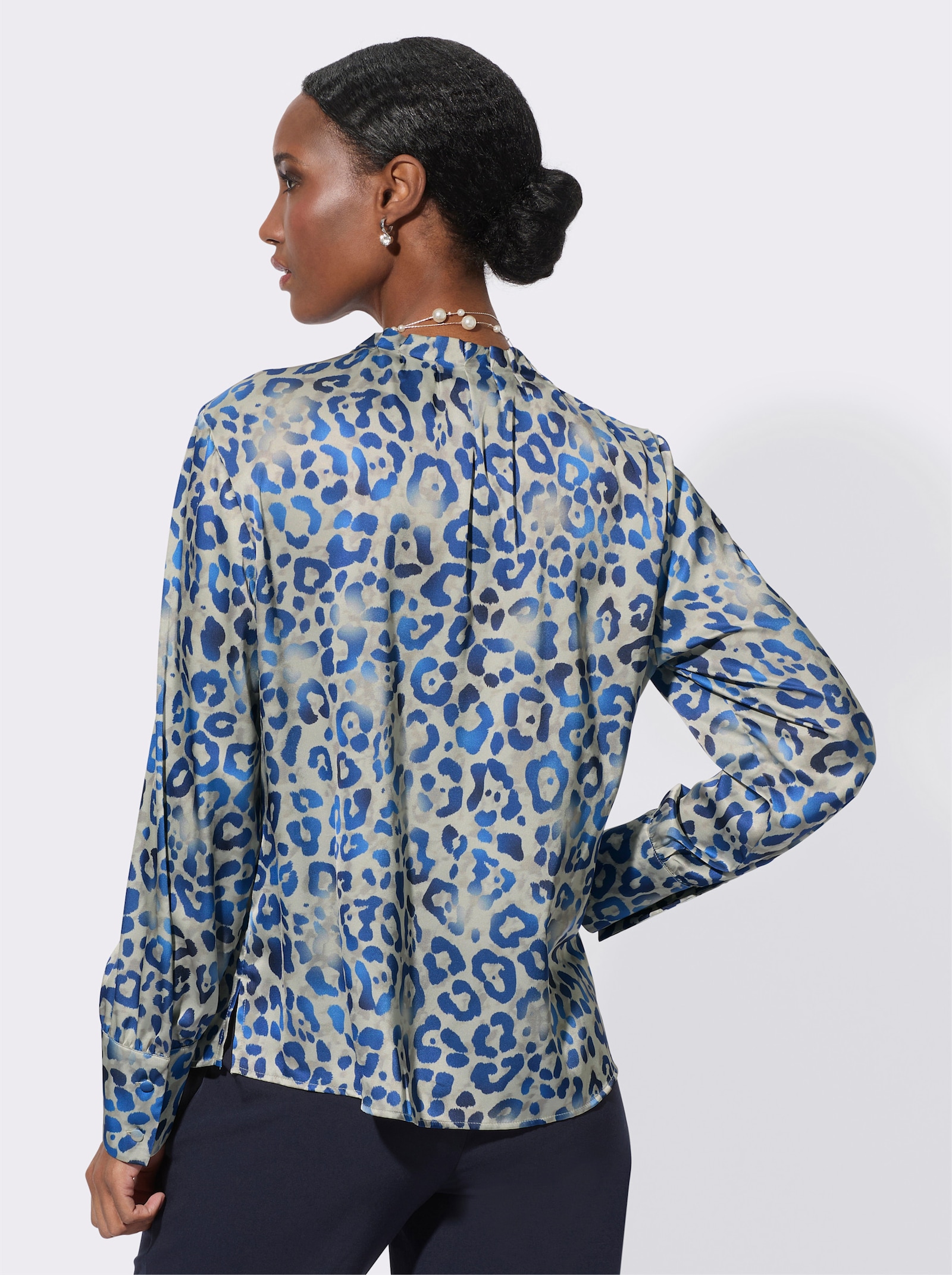 Langarm-Bluse in Satin-Optik, bedruckt - sand-marine-bedruckt