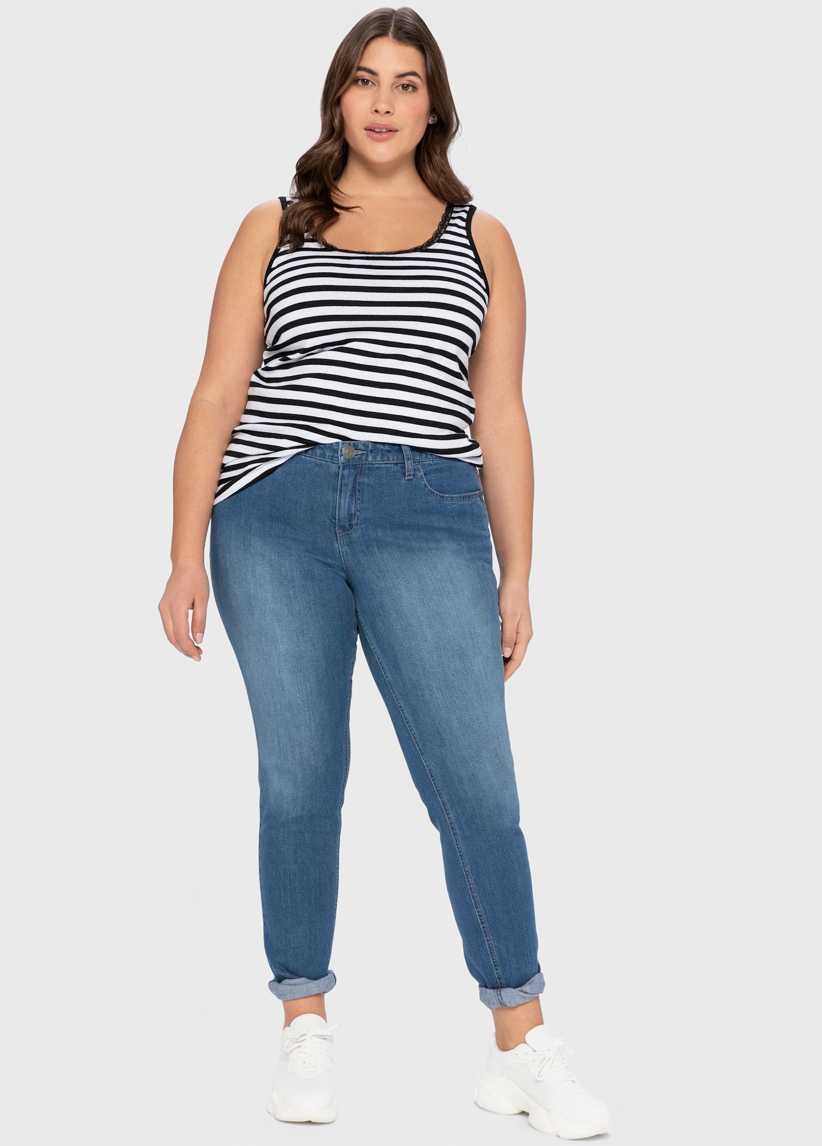 sheego Tanktop mit Ringeln und Spitzenkante. - schwarz-weiß