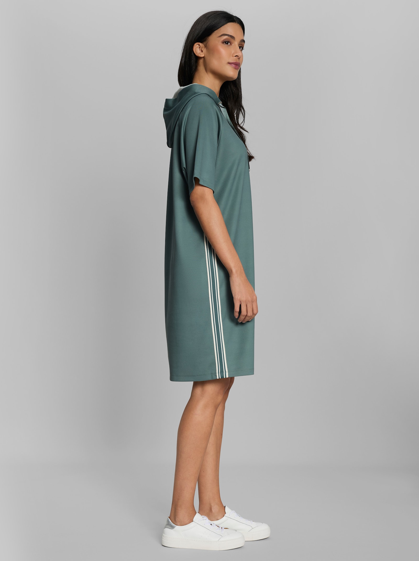 heine Sweatkleid mit Glitzer-Details - jade