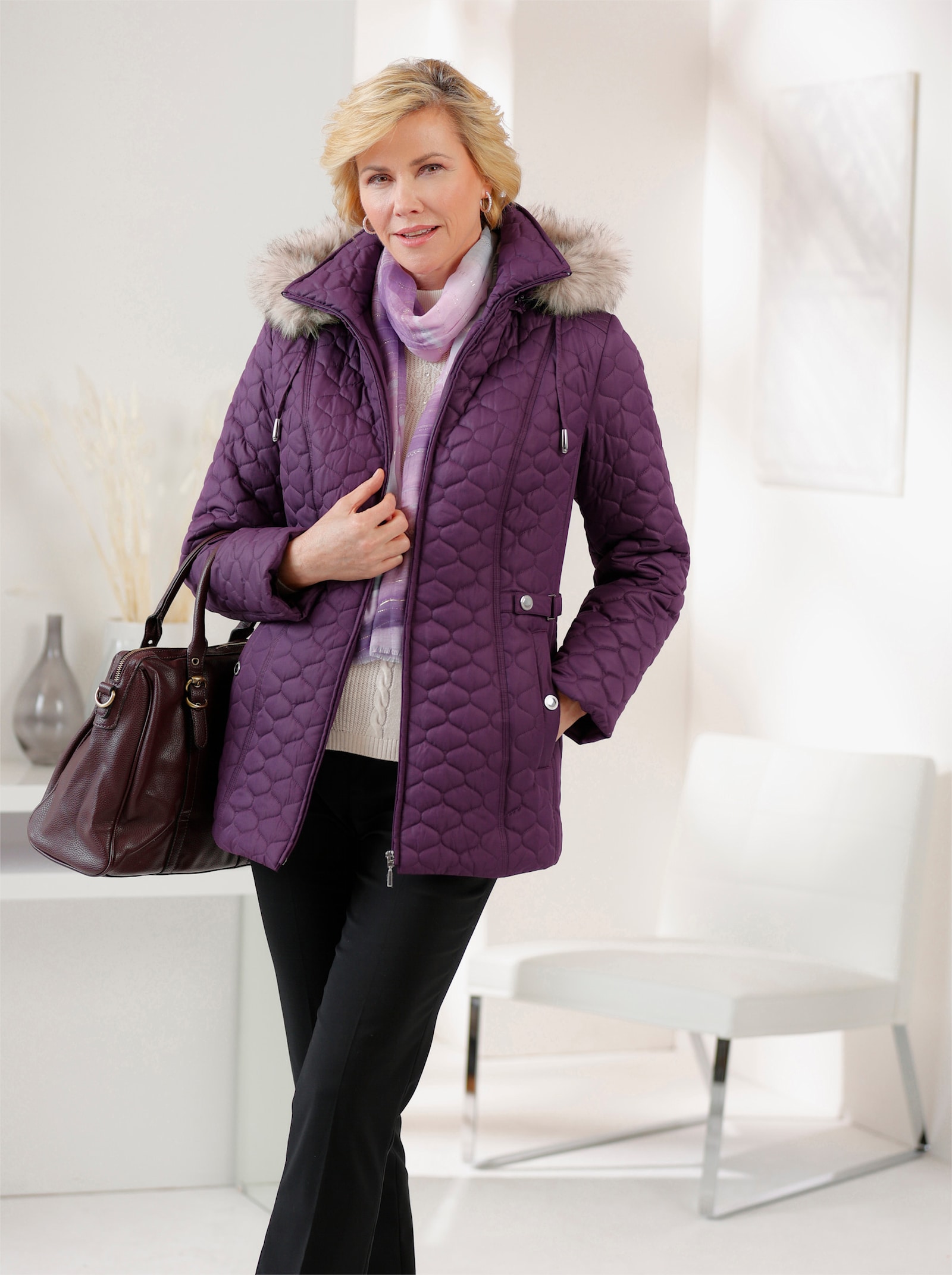 Kapuzenjacke mit Rautensteppung - traube