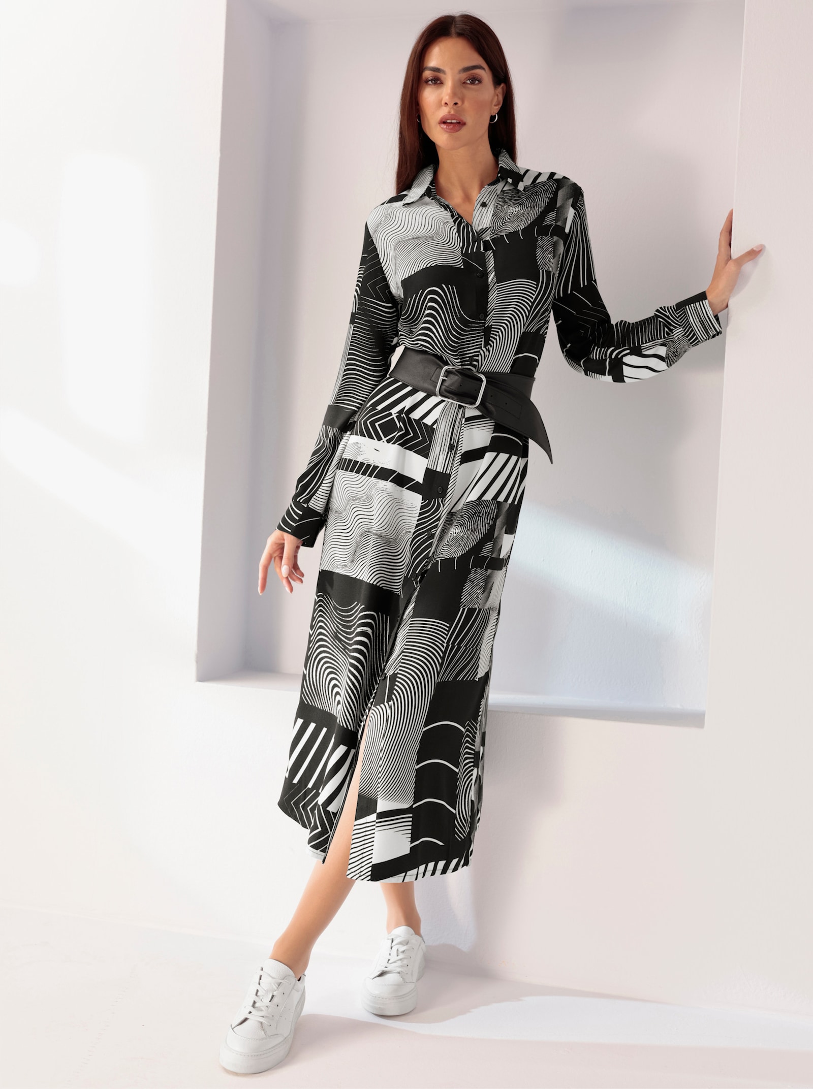 heine Druckkleid mit Stoffgürtel - schwarz-ecru-bedruckt