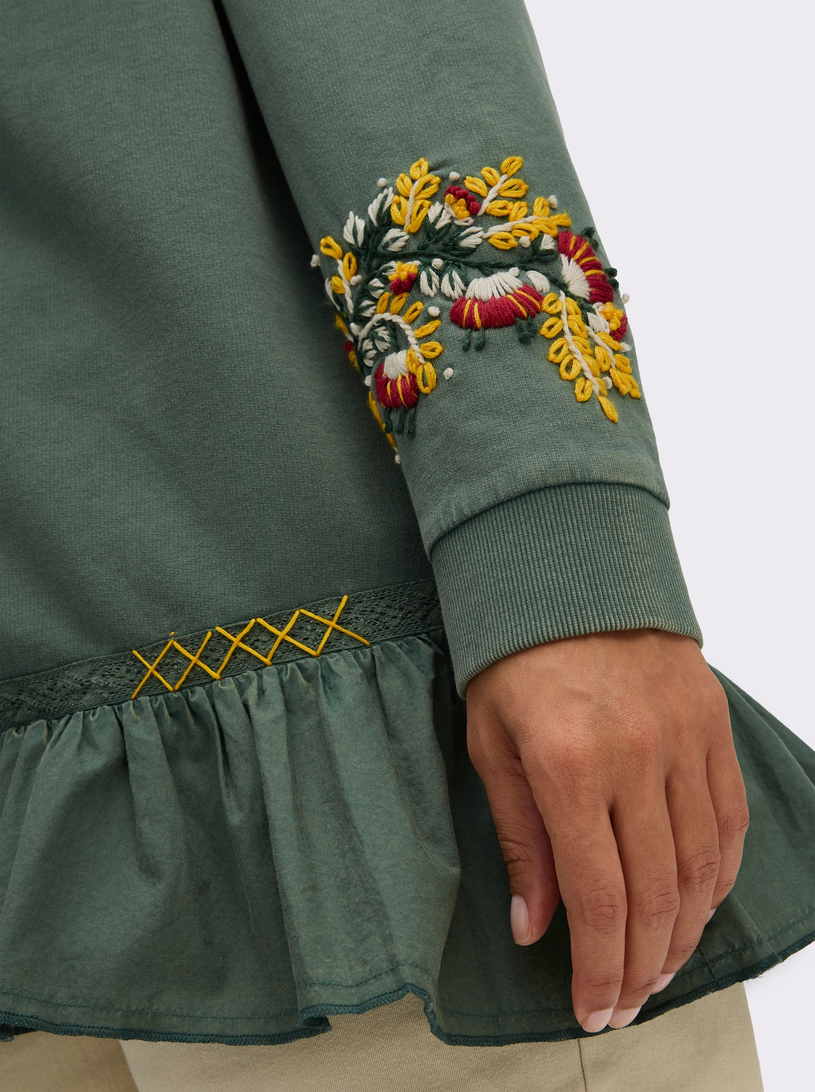sheego by Joe Browns Sweatshirt mit Volant am Saum - moos
