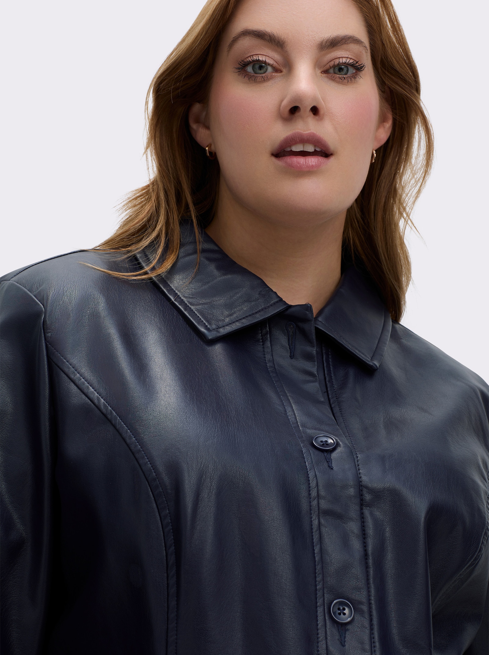 Lederimitatjacke für die Übergangszeit - marine