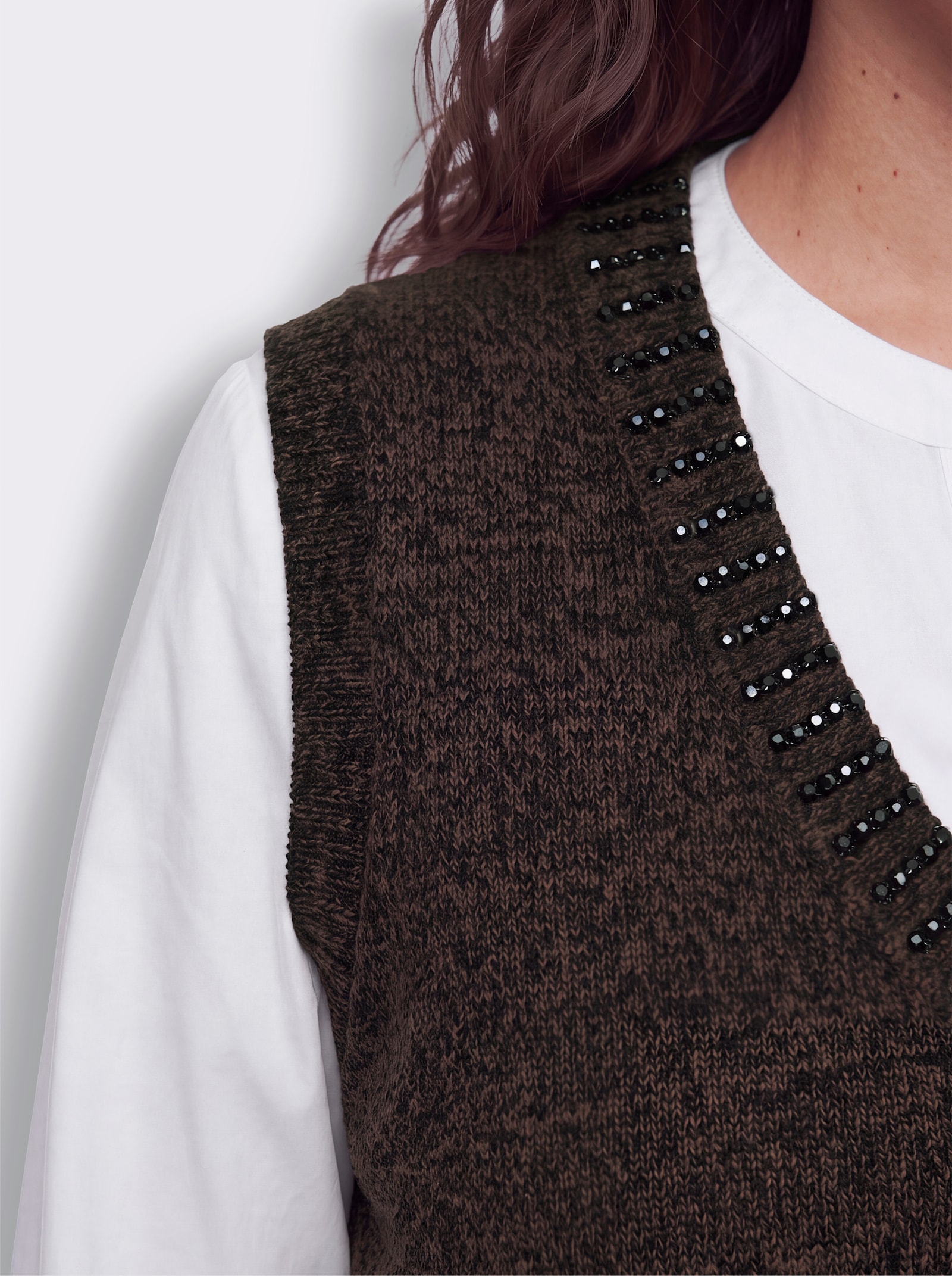 sheego Slip-over met siersteentjes bij de V-hals - choco/zwart