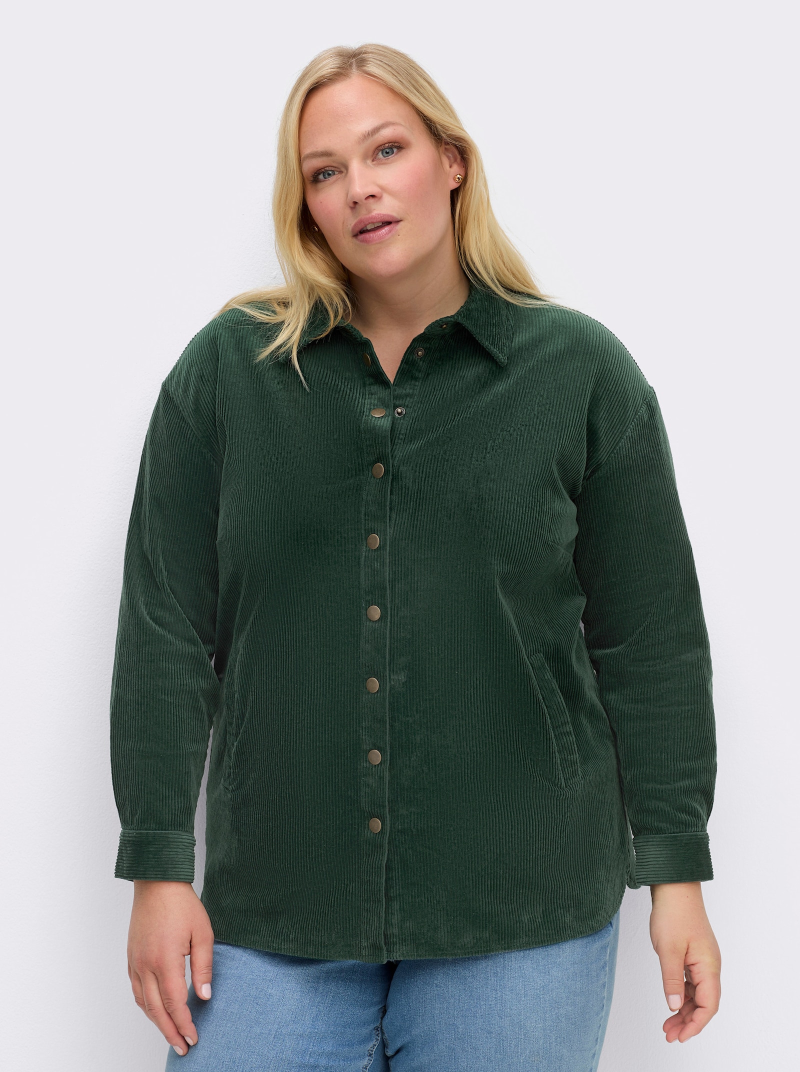 sheego Hemdbluse aus Cord, mit Taschen - moos