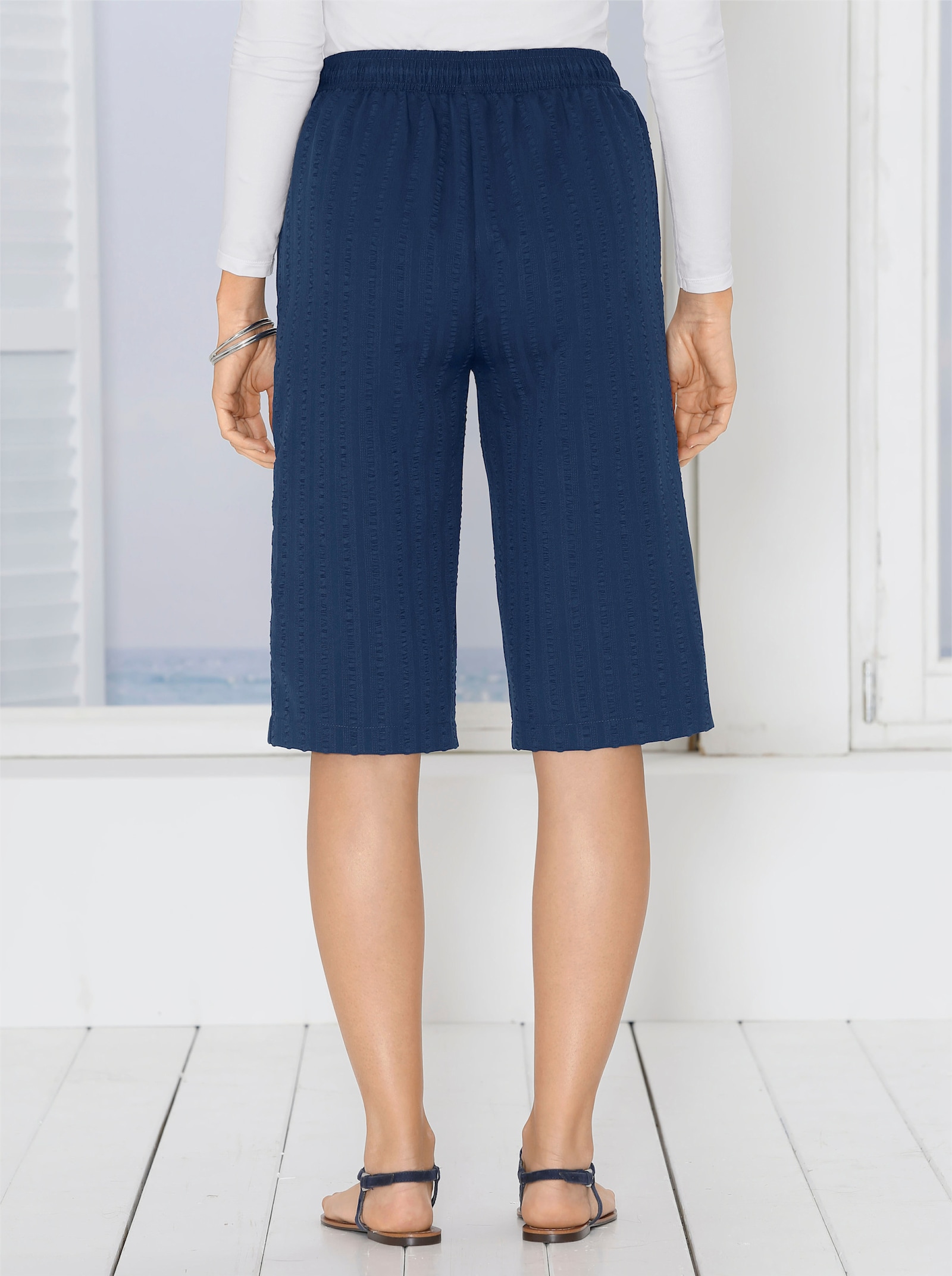 Bermudas in pflegeleichter Qualität - marine