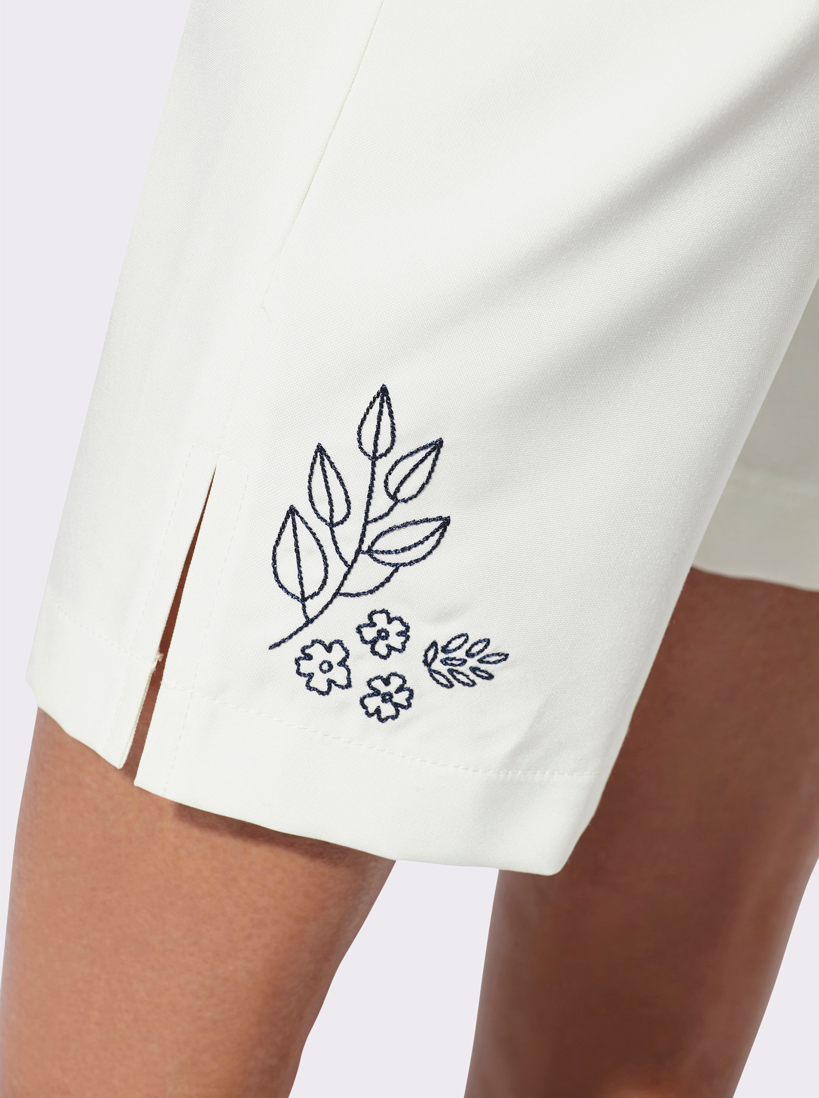 3/4-Hose mit Stickerei - ecru