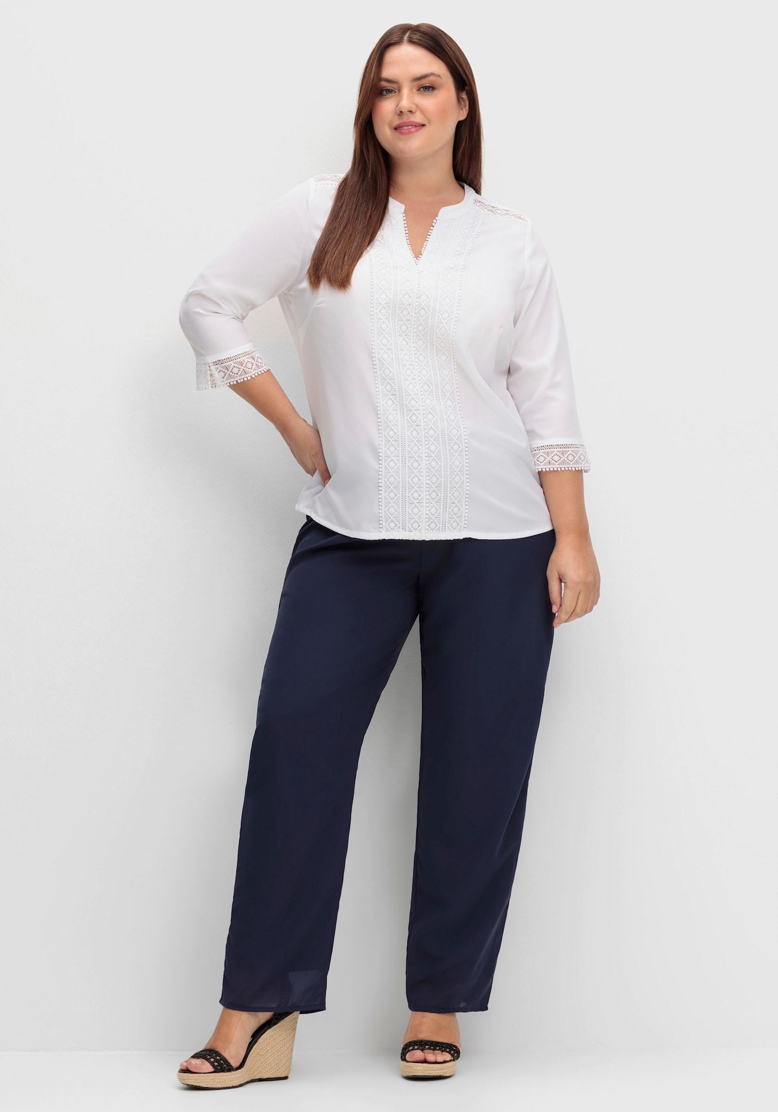 Schlupfbluse mit Spitze - weiß