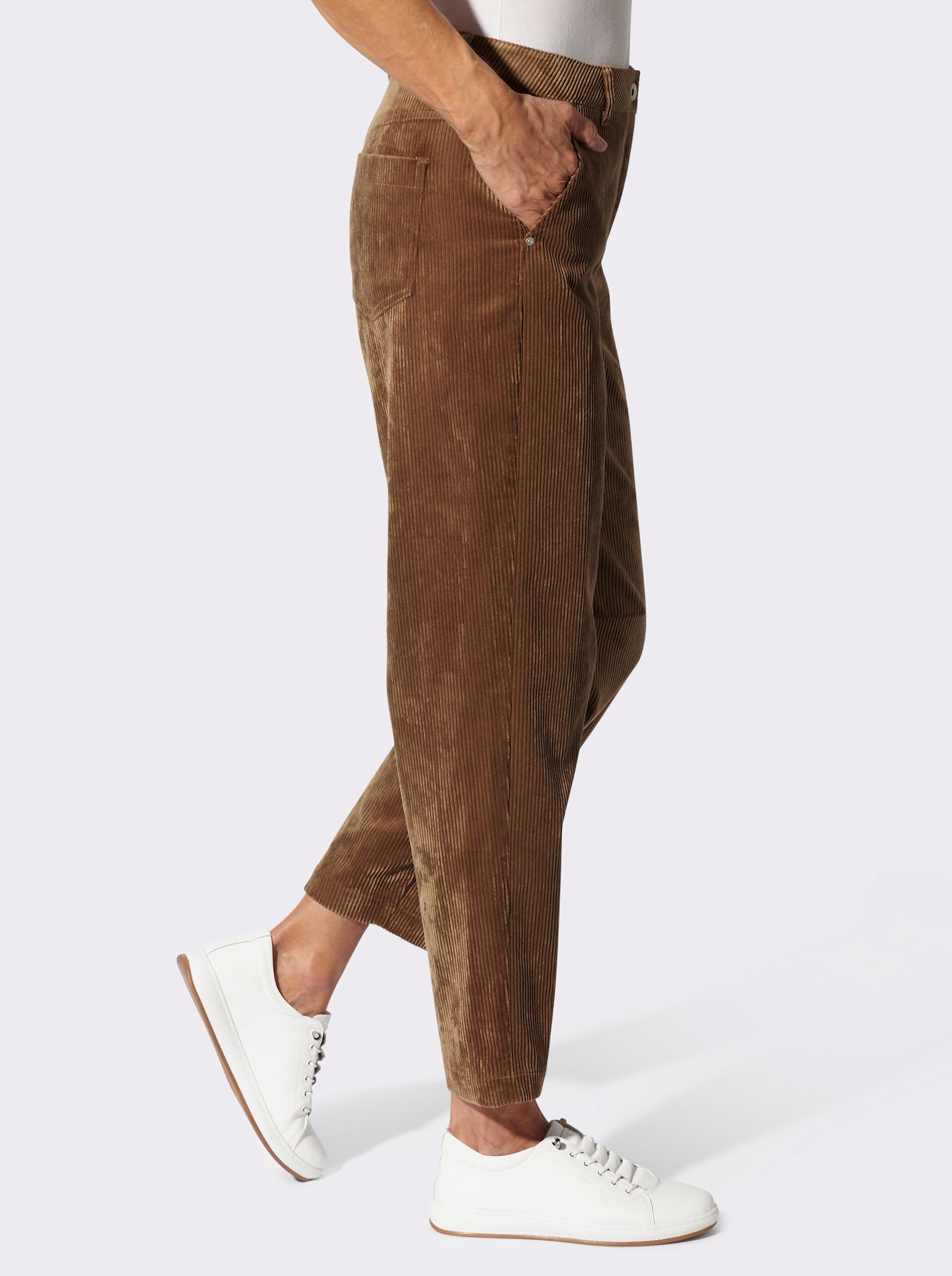 Cordhose mit fließendem Fall - braun