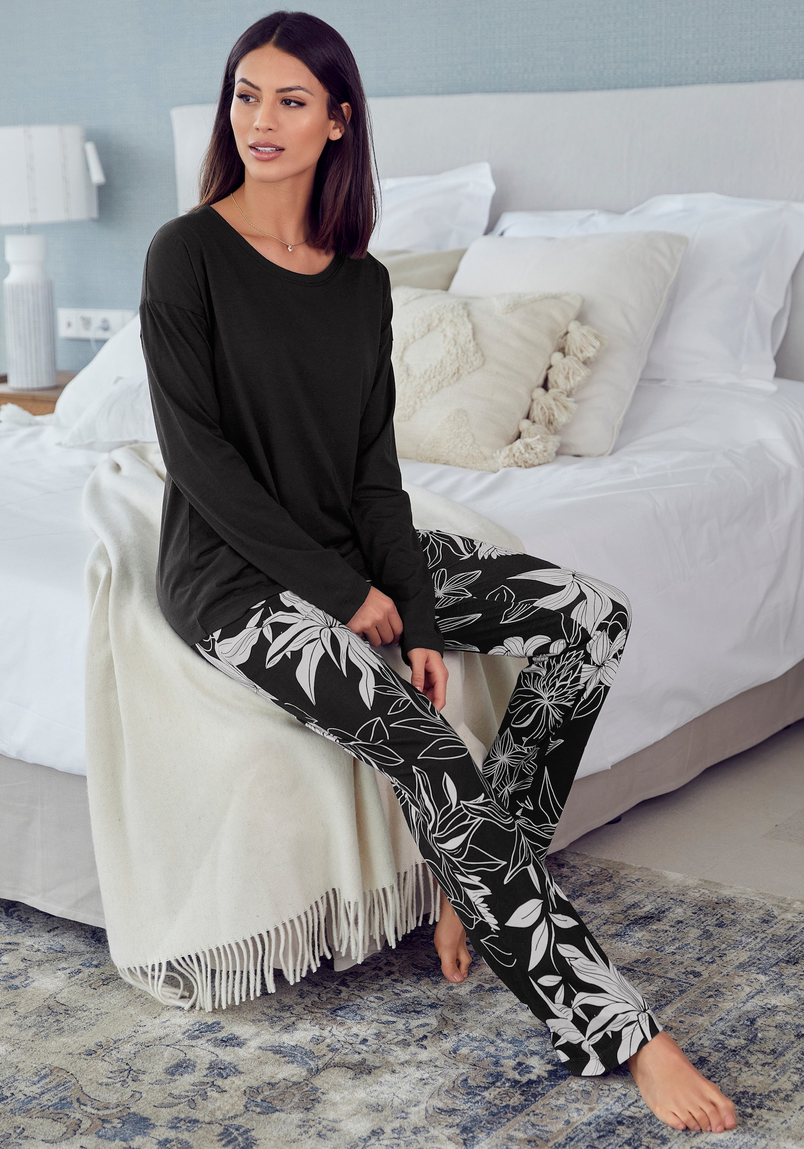 LASCANA Pantalon de nuit - noir à fleurs