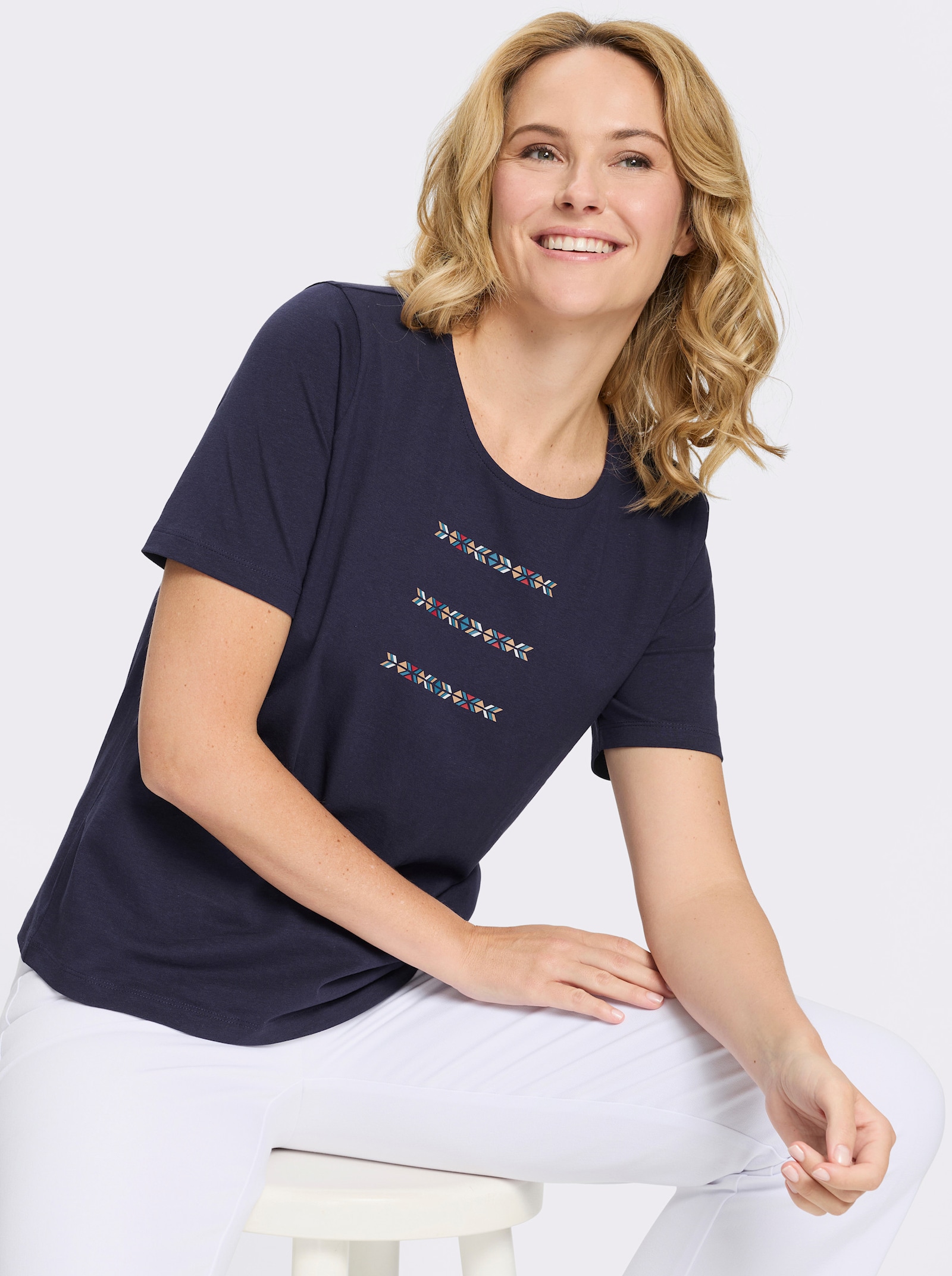 Kurzarmshirt mit platziertem Druck - marine