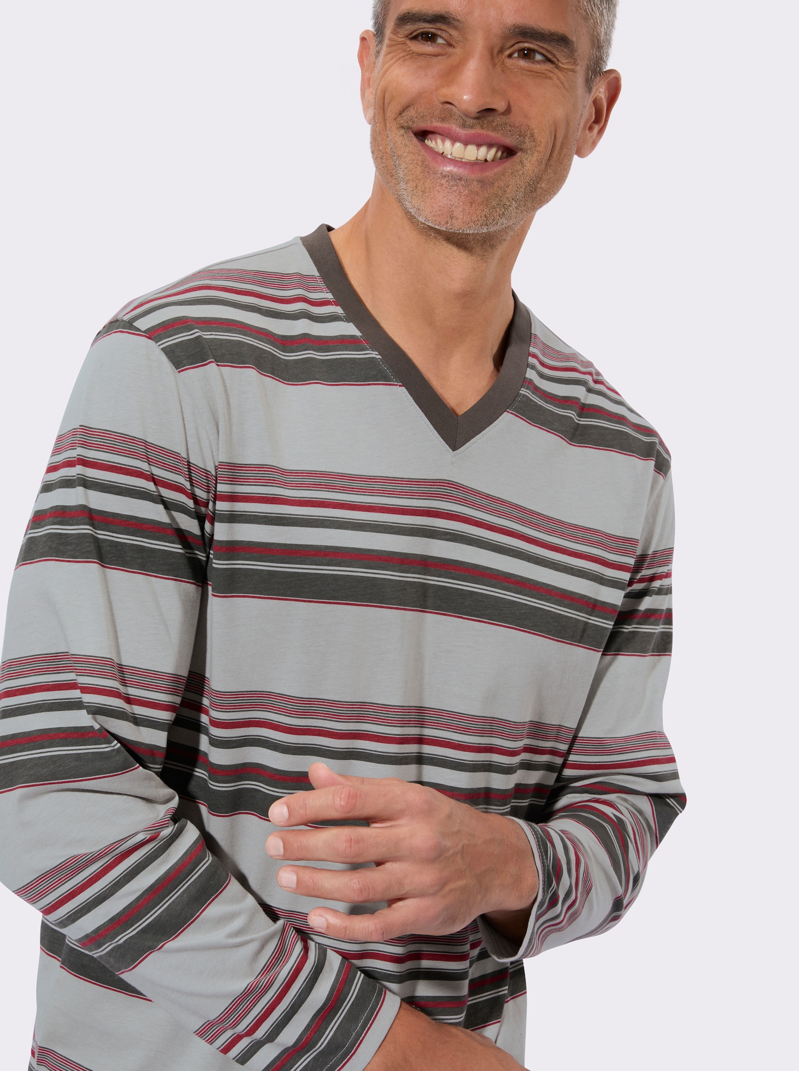 Pyžamo s rebrovaným výstrihom do V. - Striebrosivo-grafitové pruhy