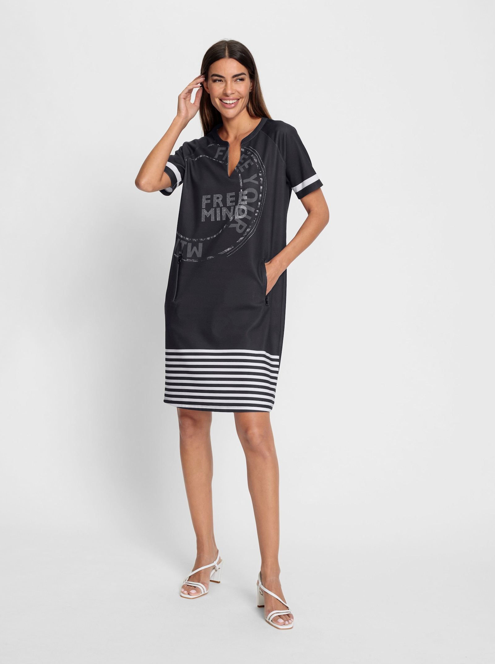 heine Jerseykleid mit Taschen - schwarz-weiß-bedruckt