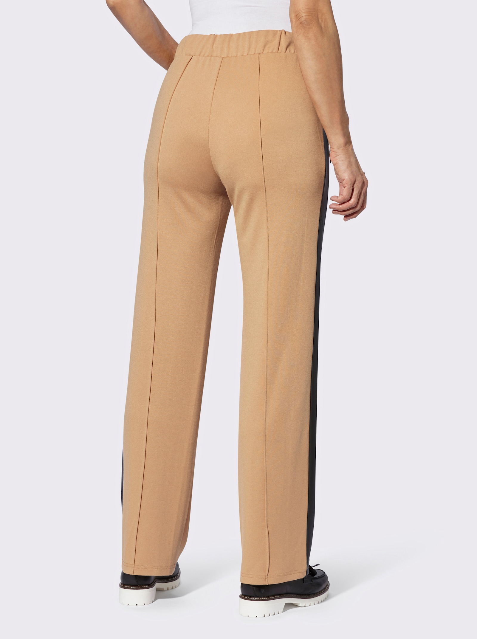 Comfortbroek met strepen in leerlook - camel
