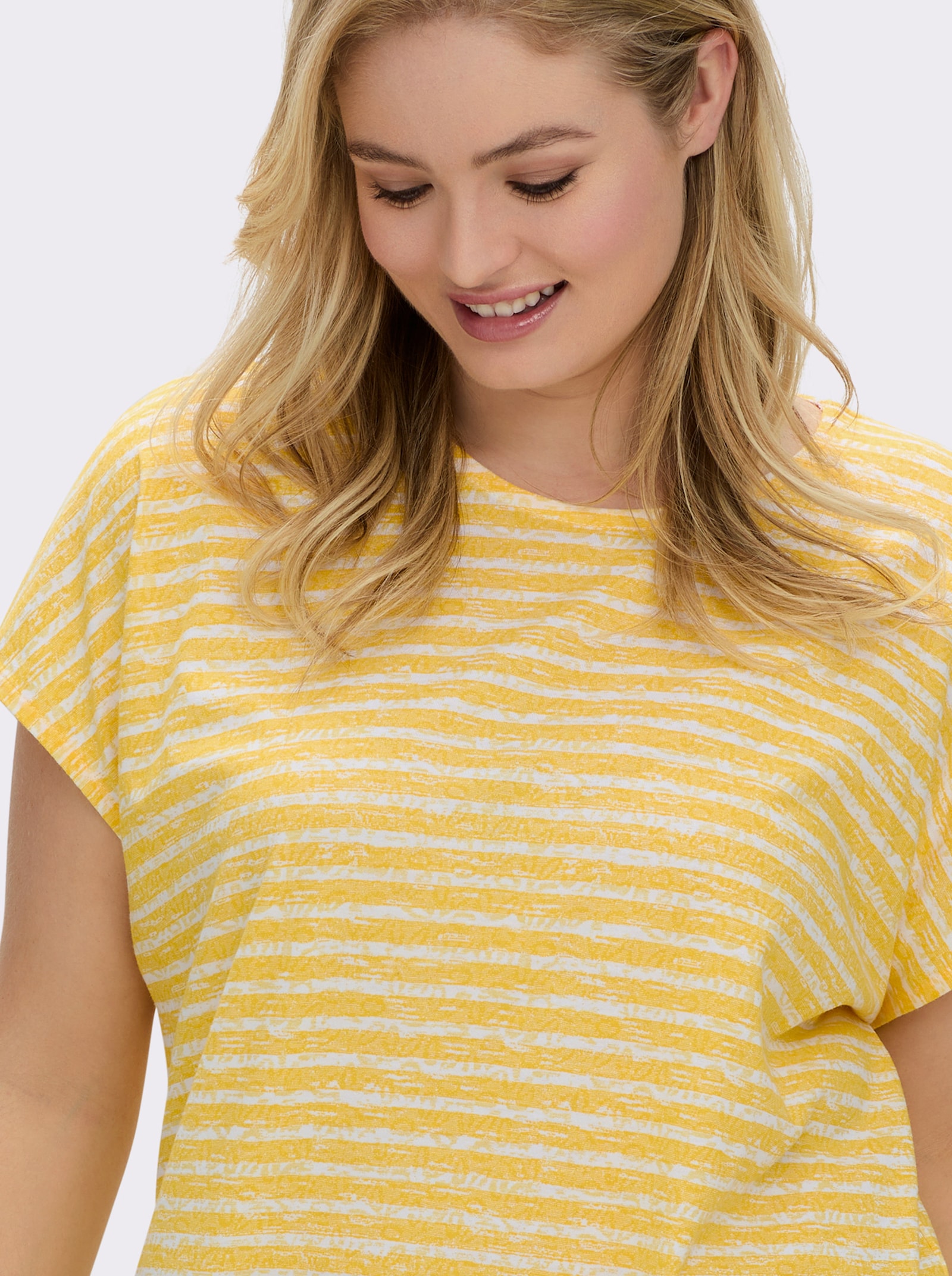 Rundhalsshirt mit weicher Baumwolle - sonnengelb-ecru-geringelt