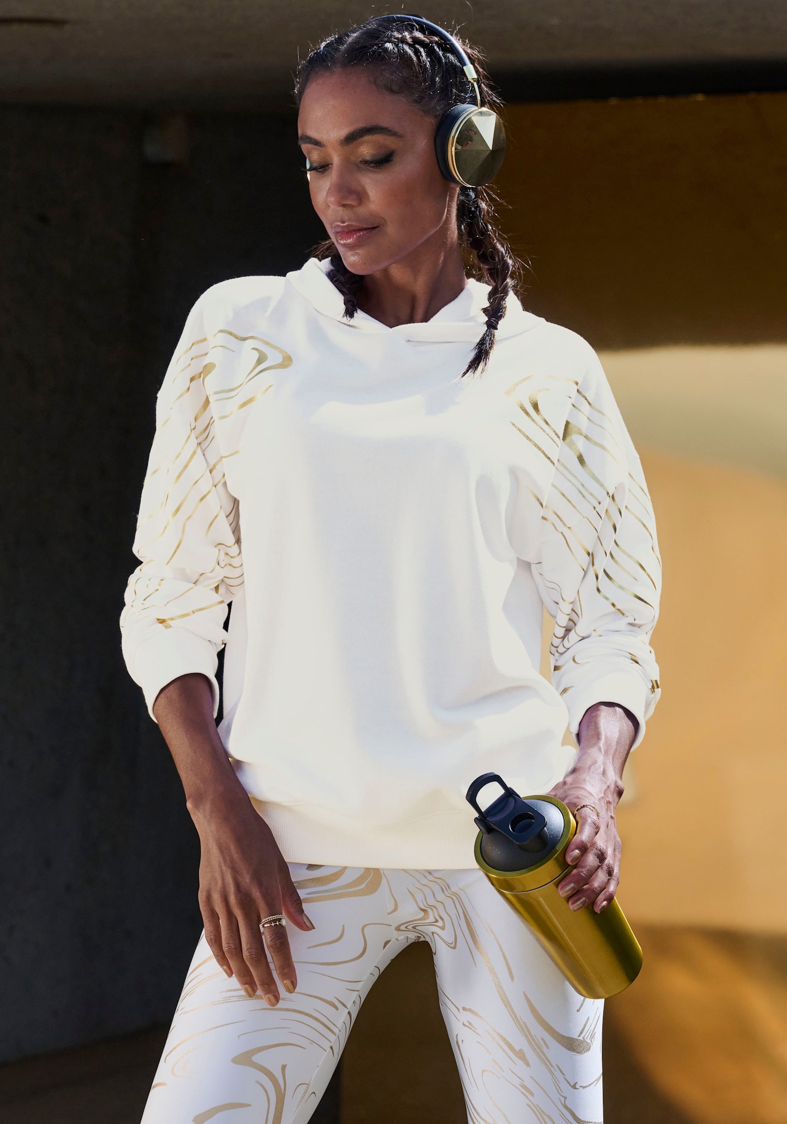 LASCANA ACTIVE Hoodie - weiss, gold