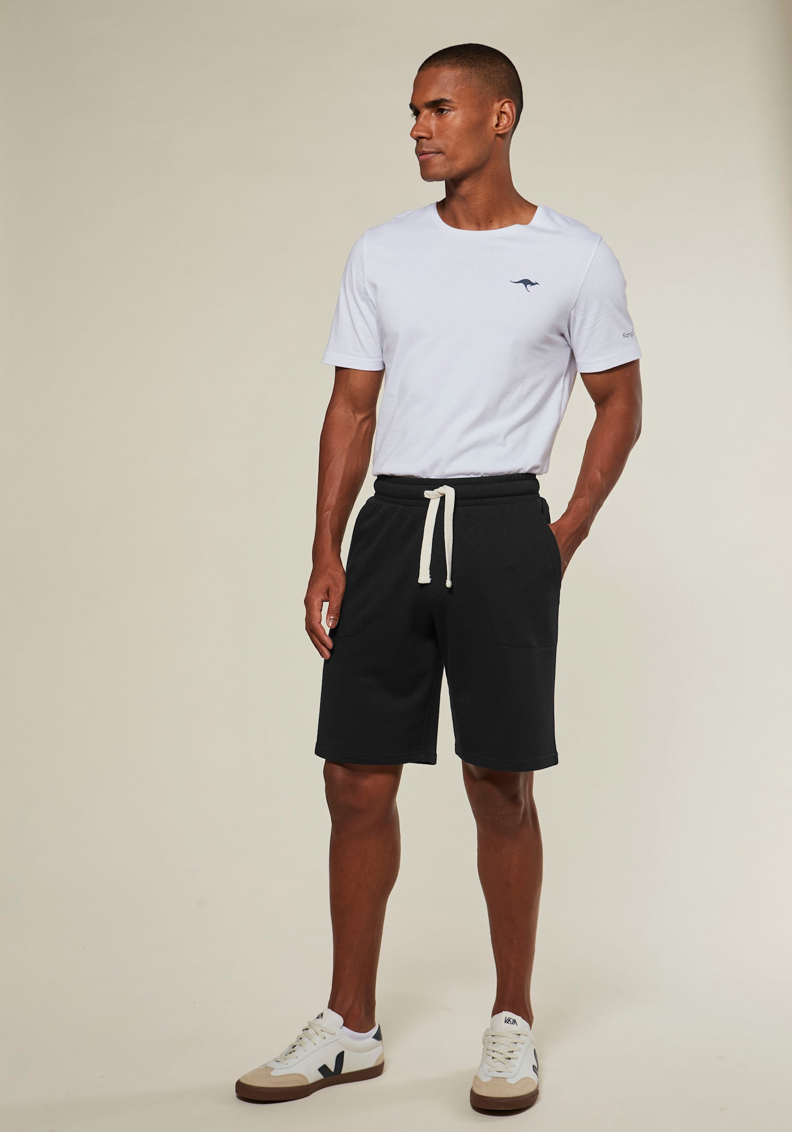 KangaROOS Sweatshorts - schwarz