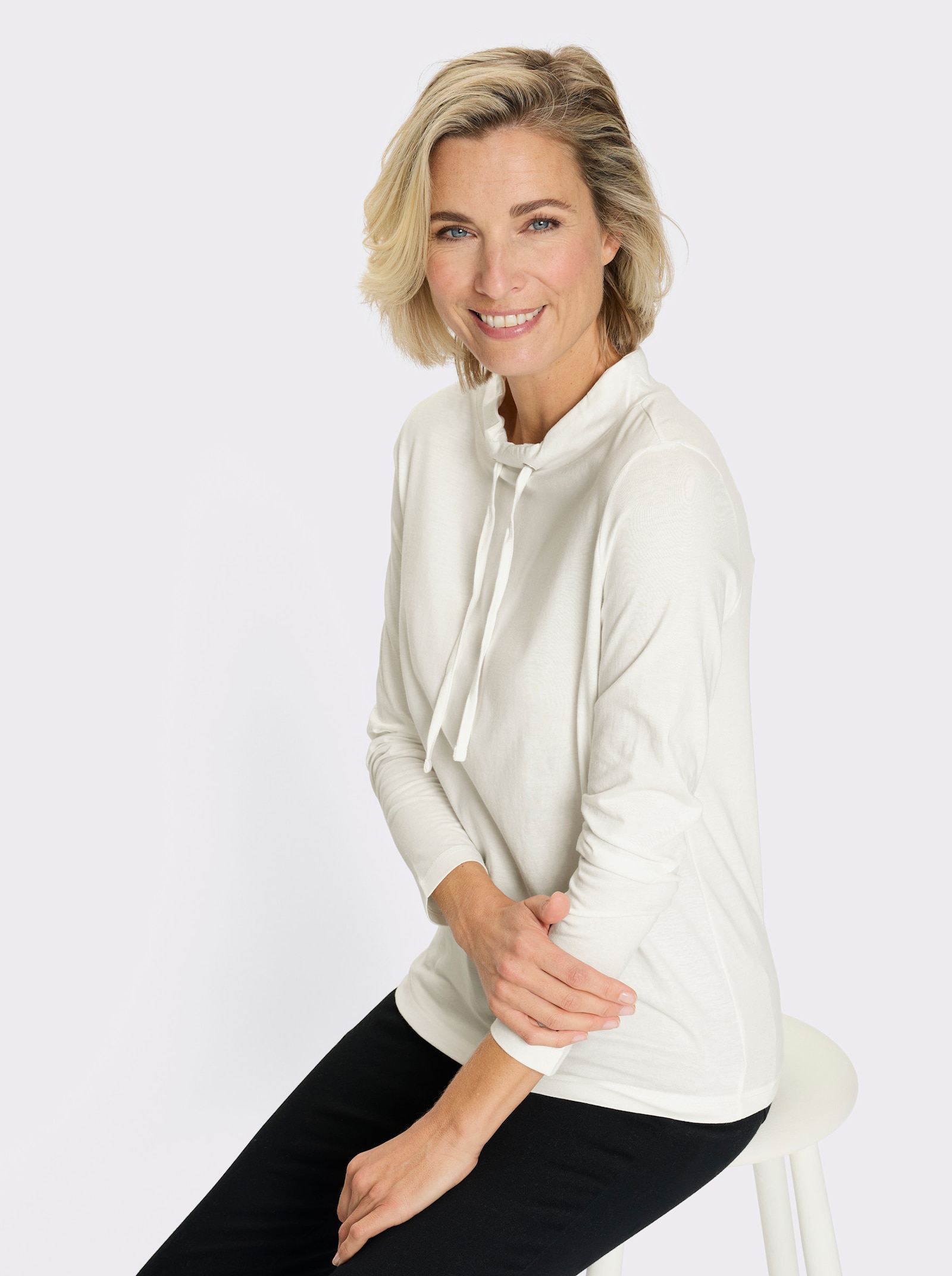 Langarmshirt mit Bindeband am Ausschnitt - ecru