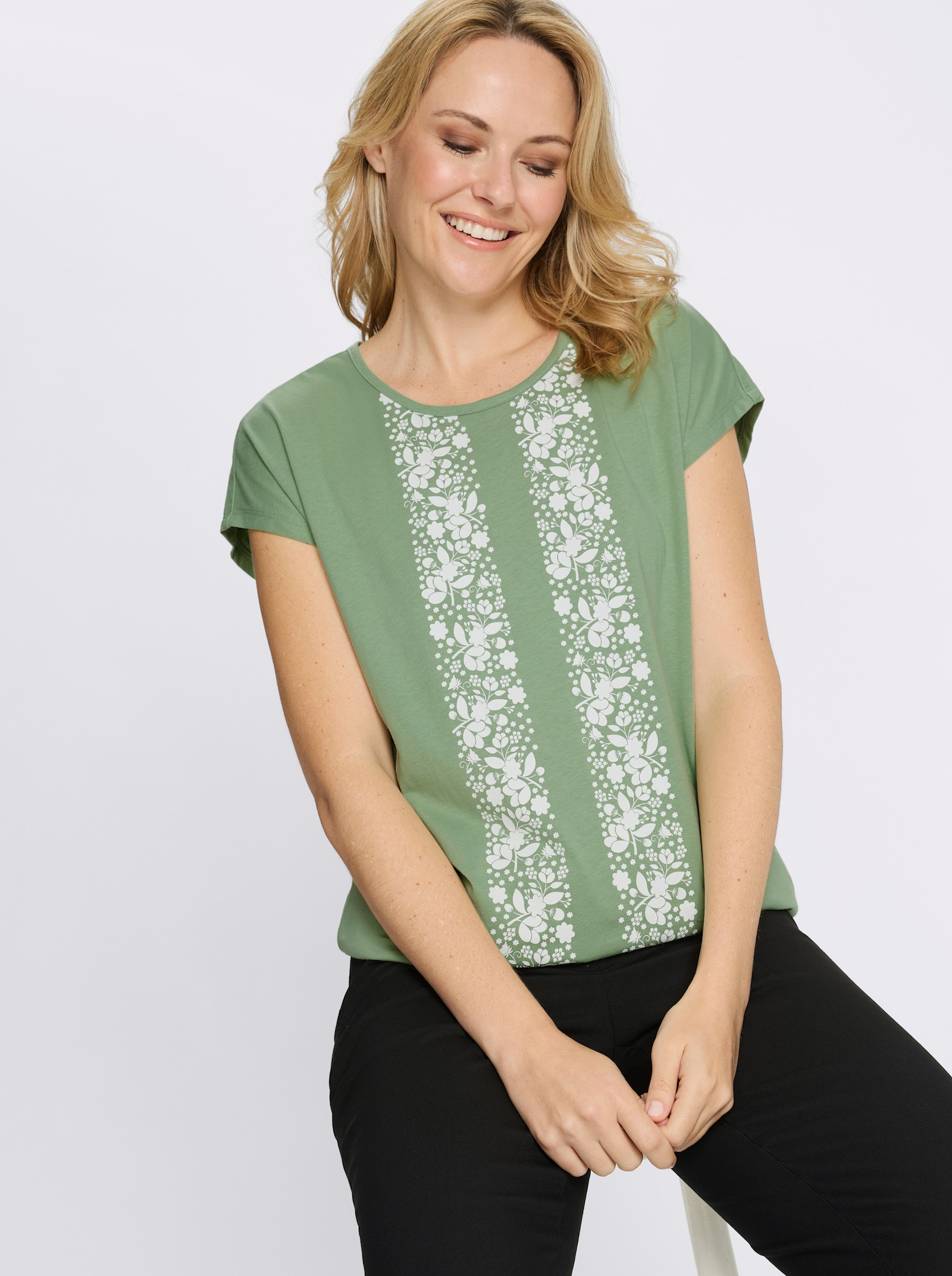 Kortärmad topp med blommönster - eukalyptus-vit