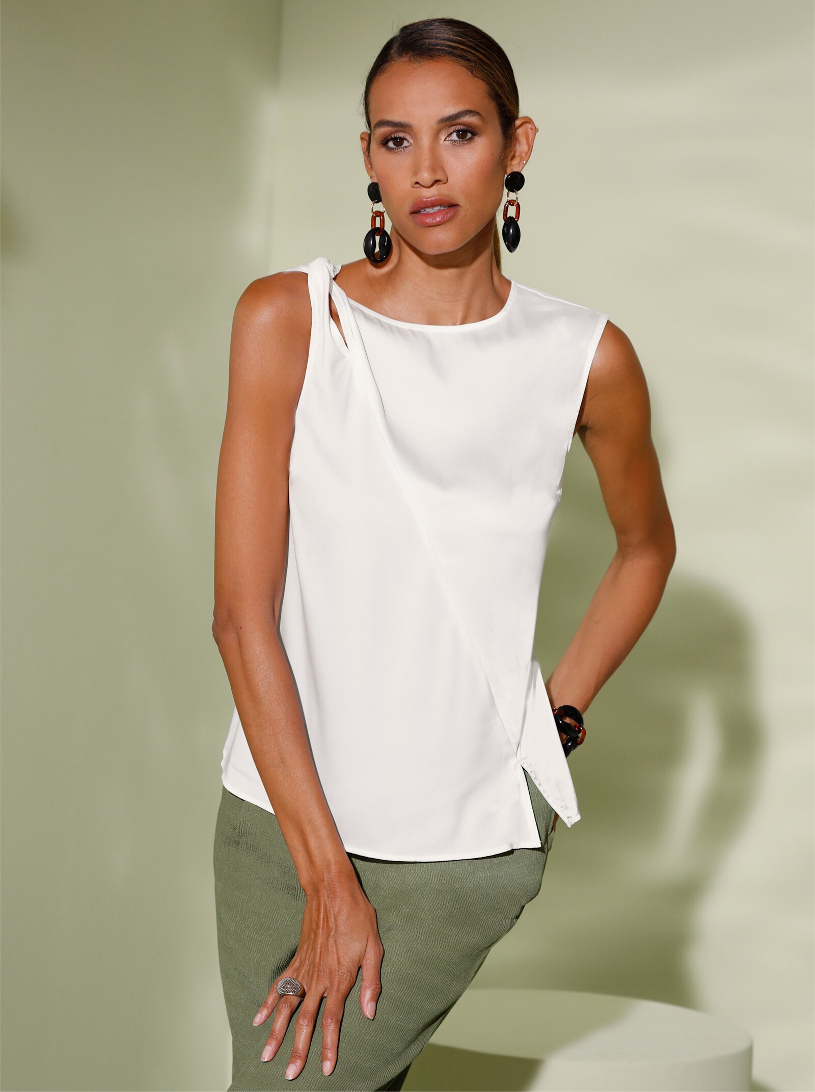 Blusentop aus schimmerndem Satin - ecru