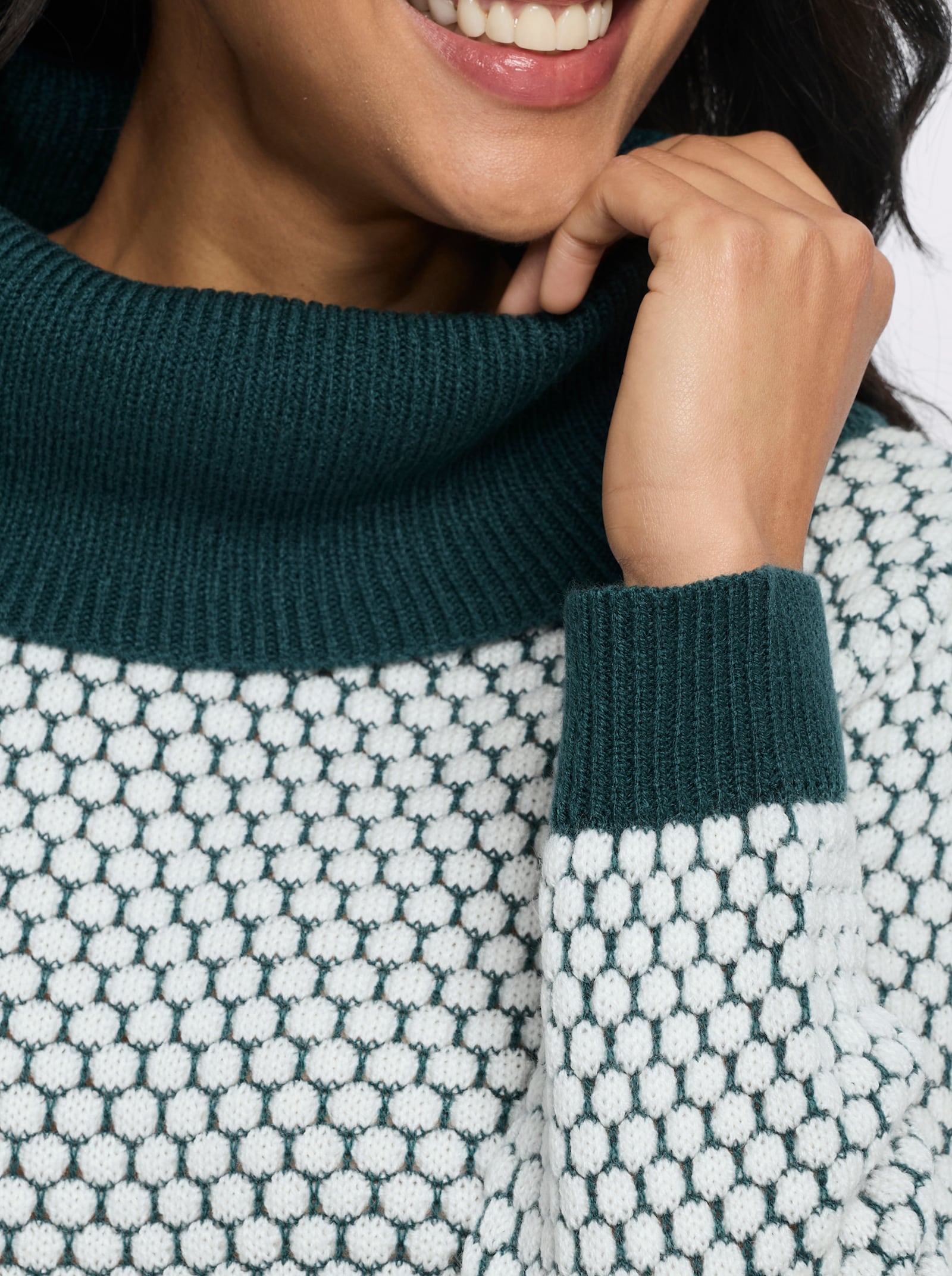 Rollkragenpullover mit Strukturmuster - petrol-ecru-gemustert