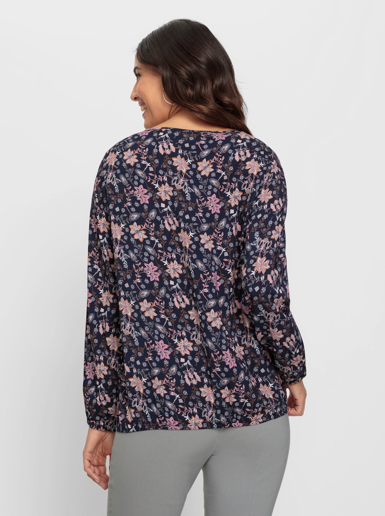 Comfortabele blouse - marine/rozenkwarts bedrukt