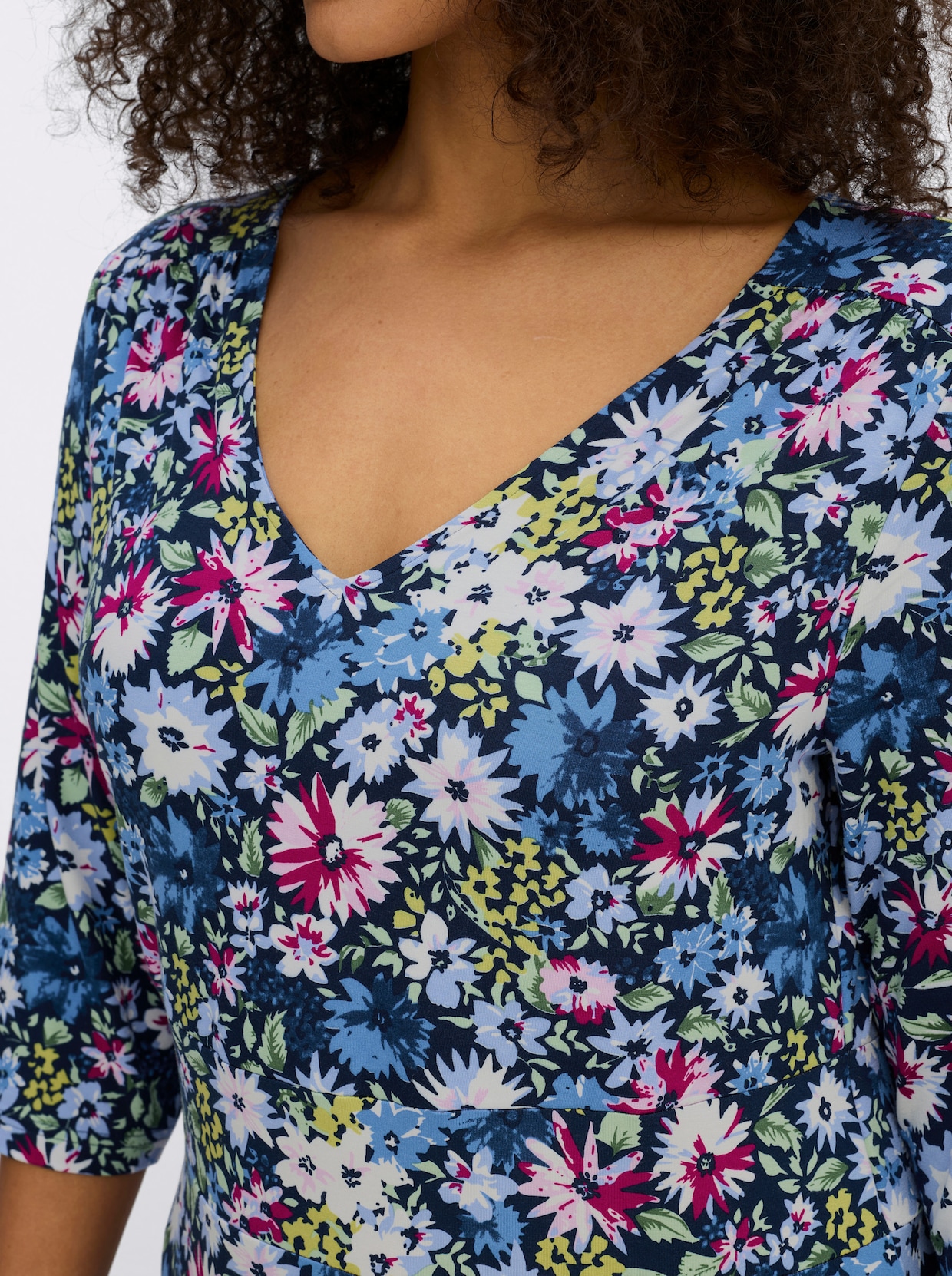 sheego by Joe Browns Robe en jersey avec imprimé floral - bleu-foncé-bleu-ciel-à-motifs