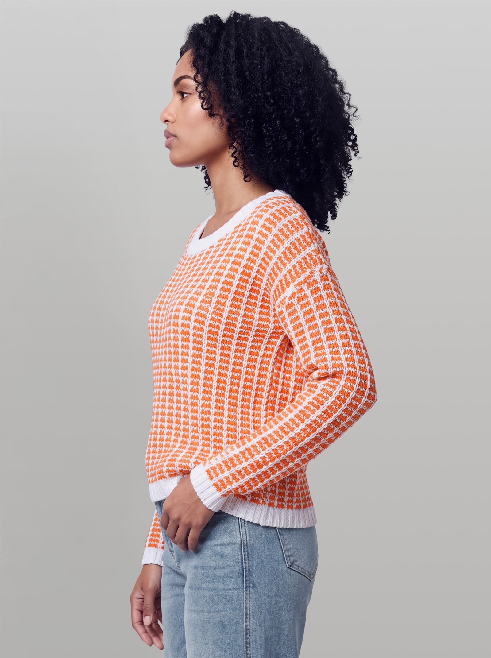 heine Langarm-Pullover aus Bändchengarn - weiß-orange-gemustert