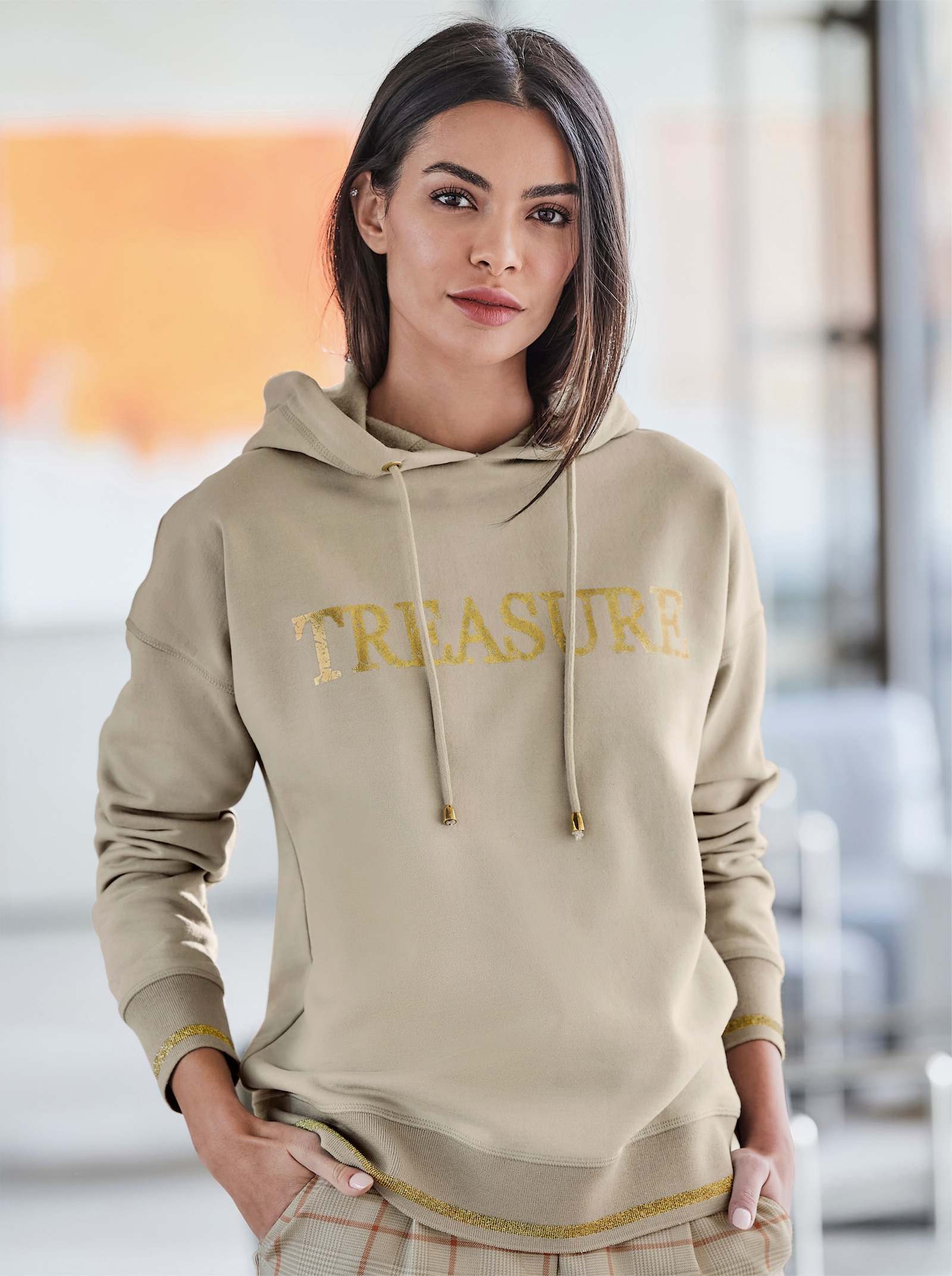heine Sweatshirt avec fil brillant - sable imprimé