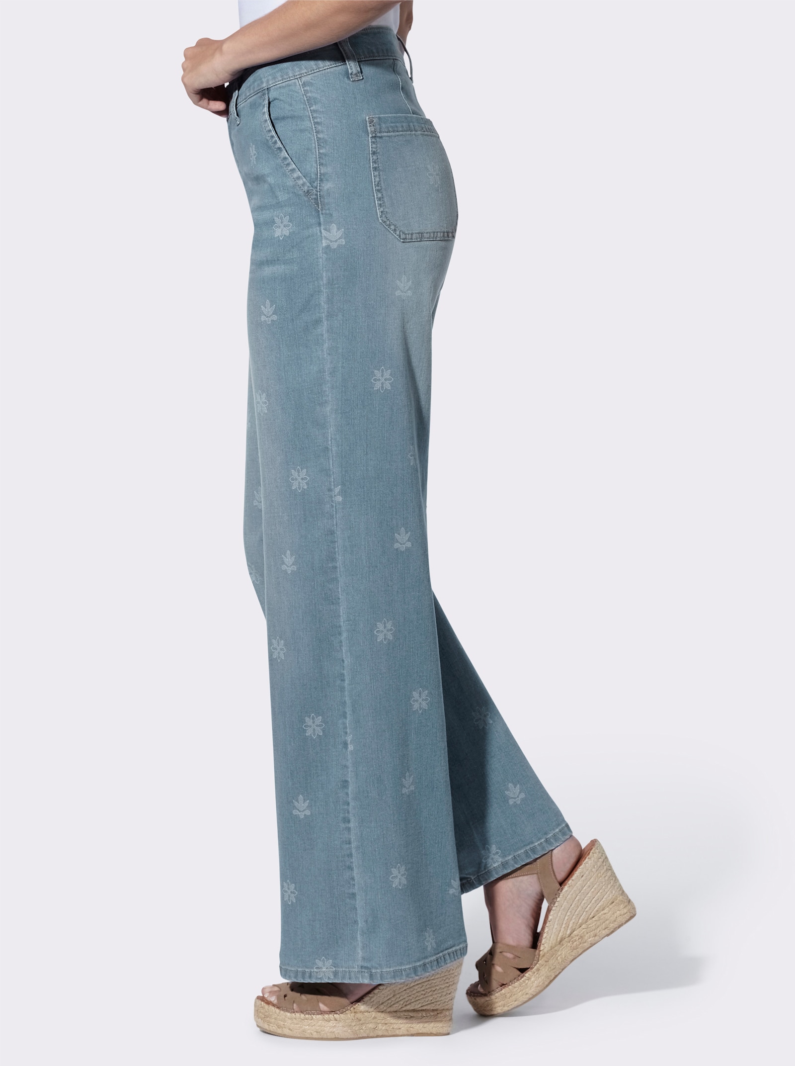 heine Jeans mit Laser-Blumendruck - blue-bleached-gemustert