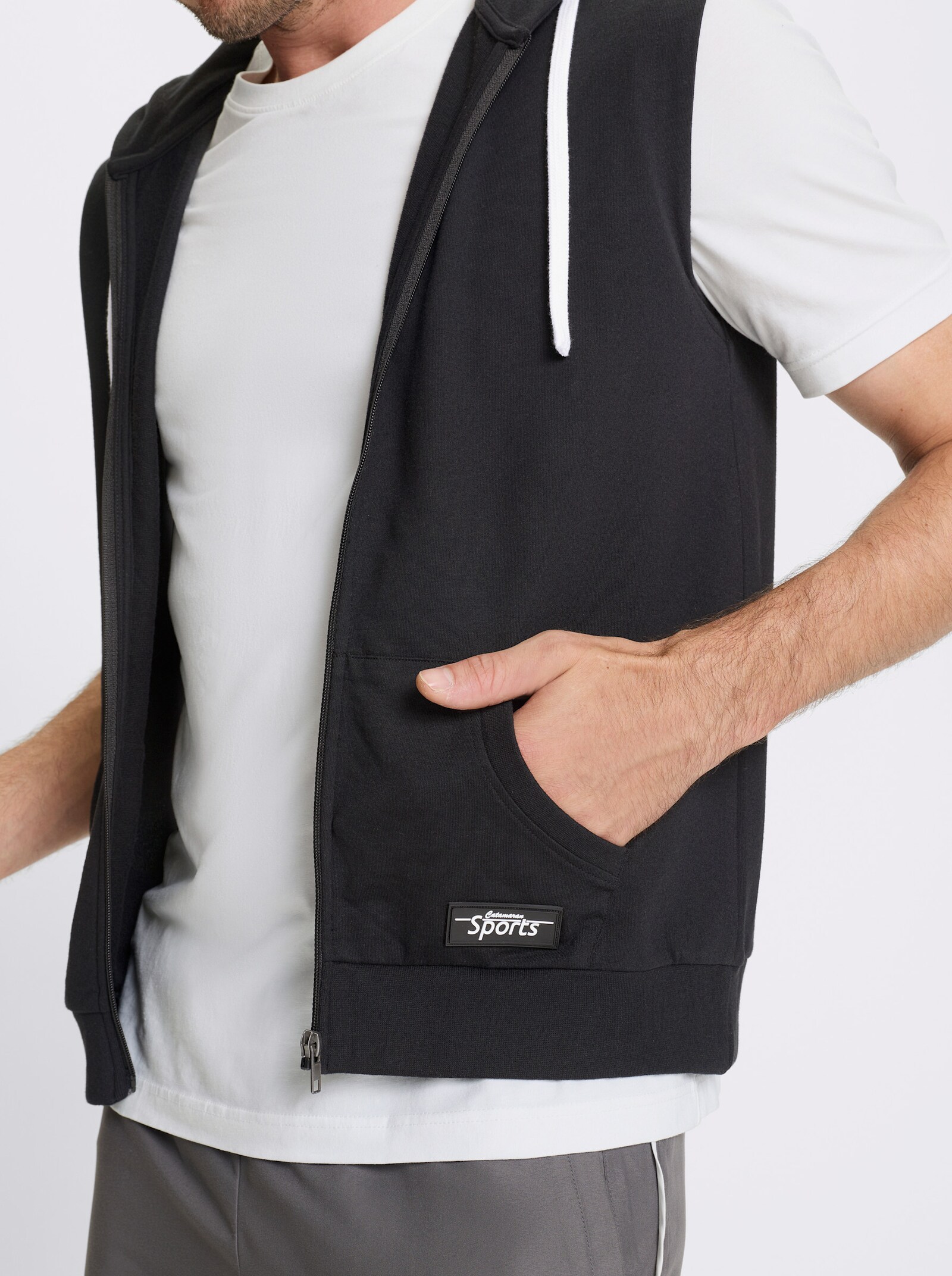 Catamaran Sports Sweatweste mit weitenregulierbarer Kapuze - schwarz