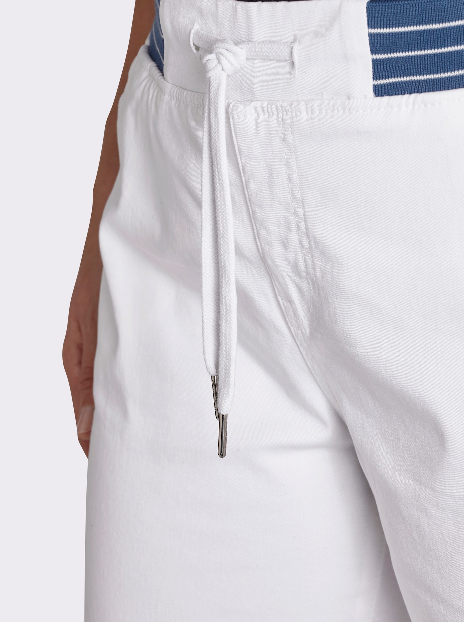 Caprijeans mit Rundum-Dehnbund - weiß