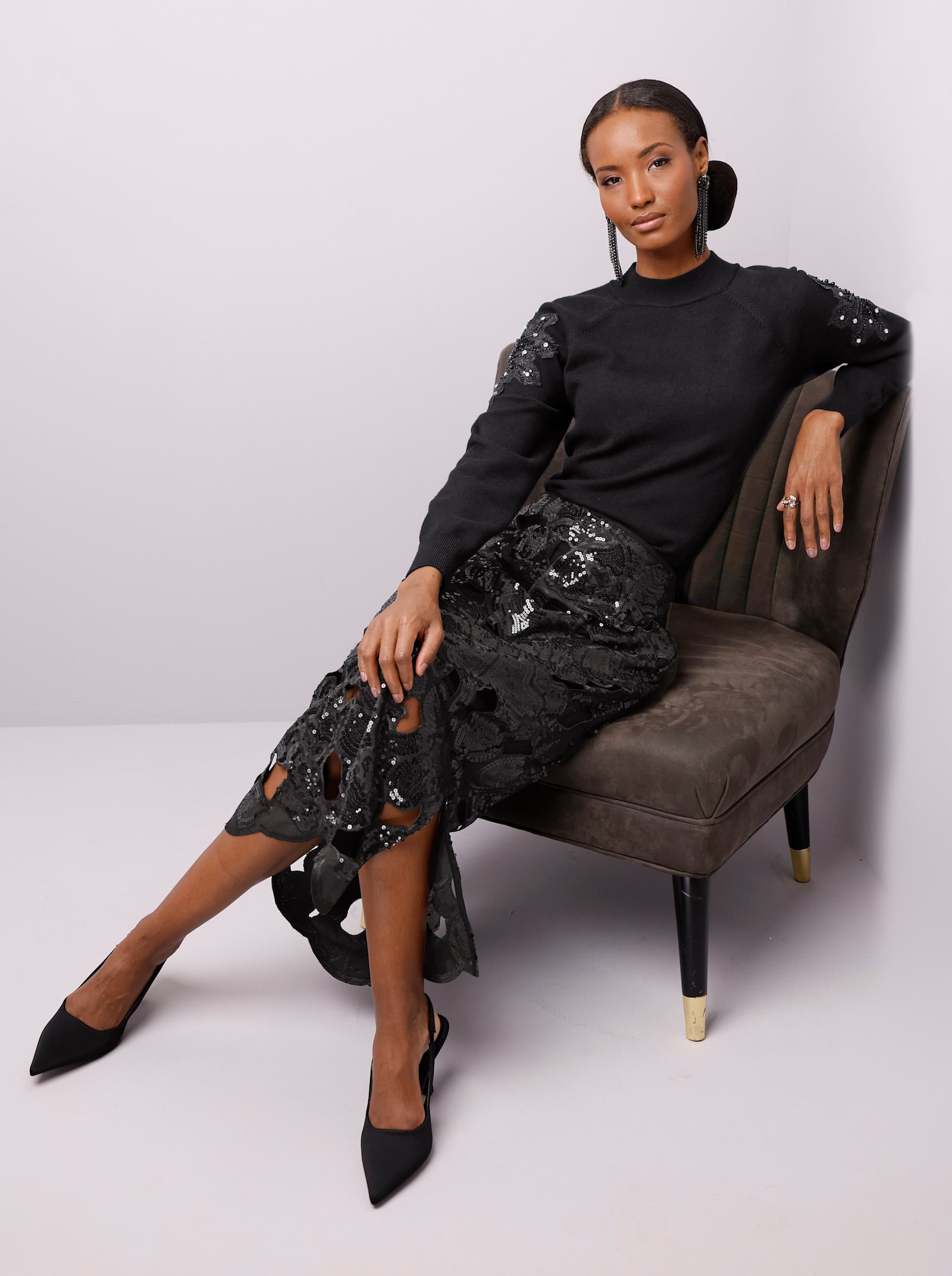 Langarm-Pullover mit besticktem Netzeinsatz - schwarz