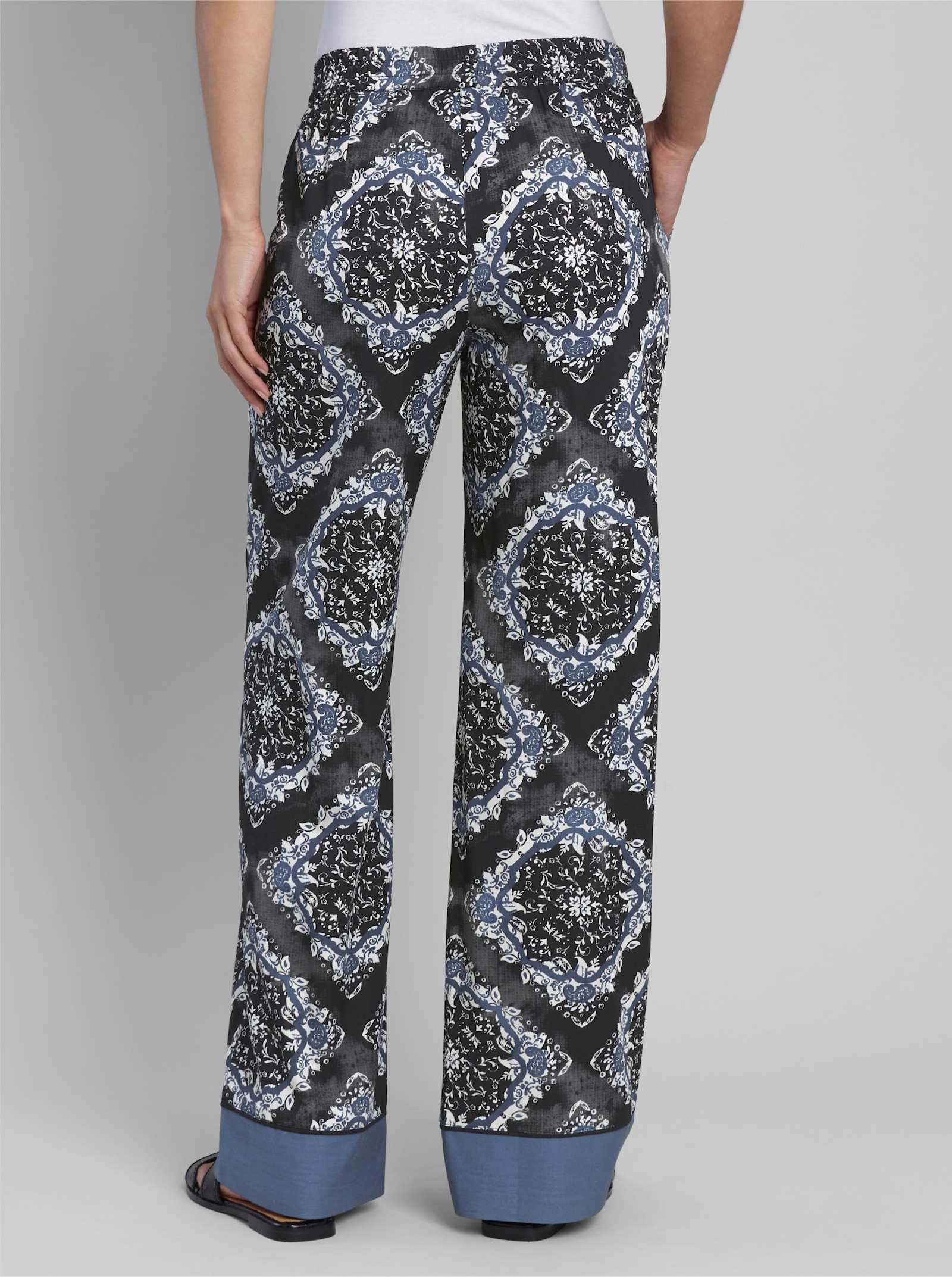 heine Druckhose mit weitem Bein - dunkelblau-champagner-bedruckt