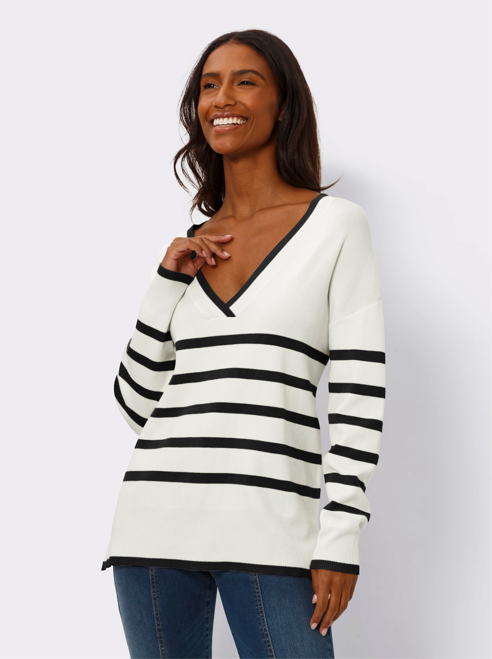 heine Gestreepte pullover met V-hals - zwart/ecru gestreept