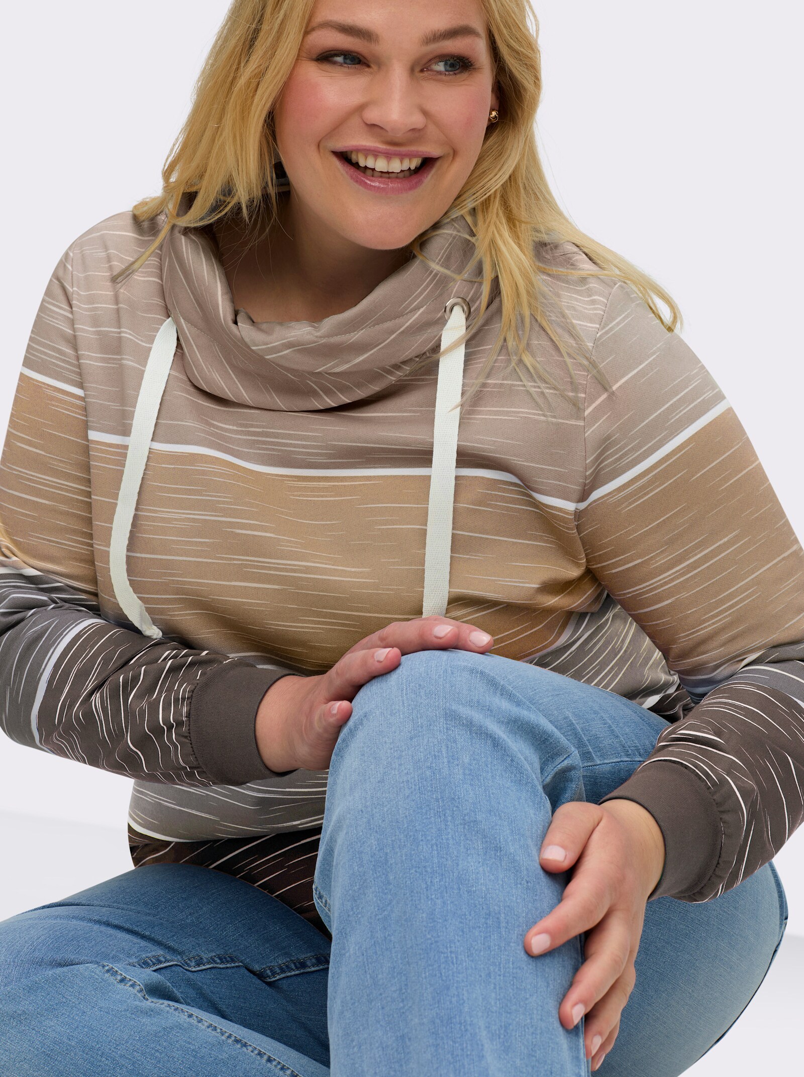 Sweatshirt mit überlappendem Rollkragen - dunkeltaupe-sesam-bedruckt