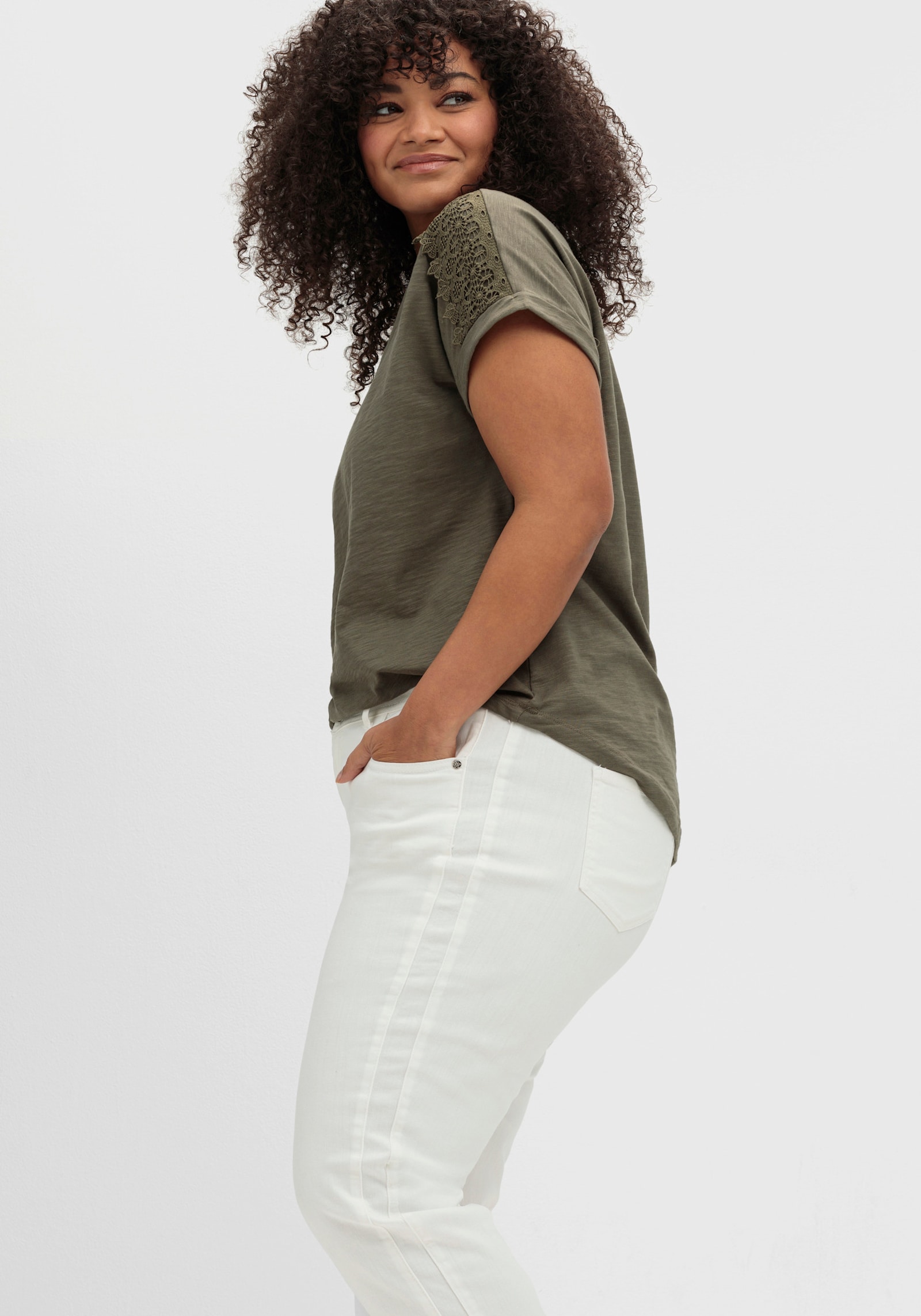 7/8-Jeans mit Glitzersteinchen an den Beinschlitzen - ecru