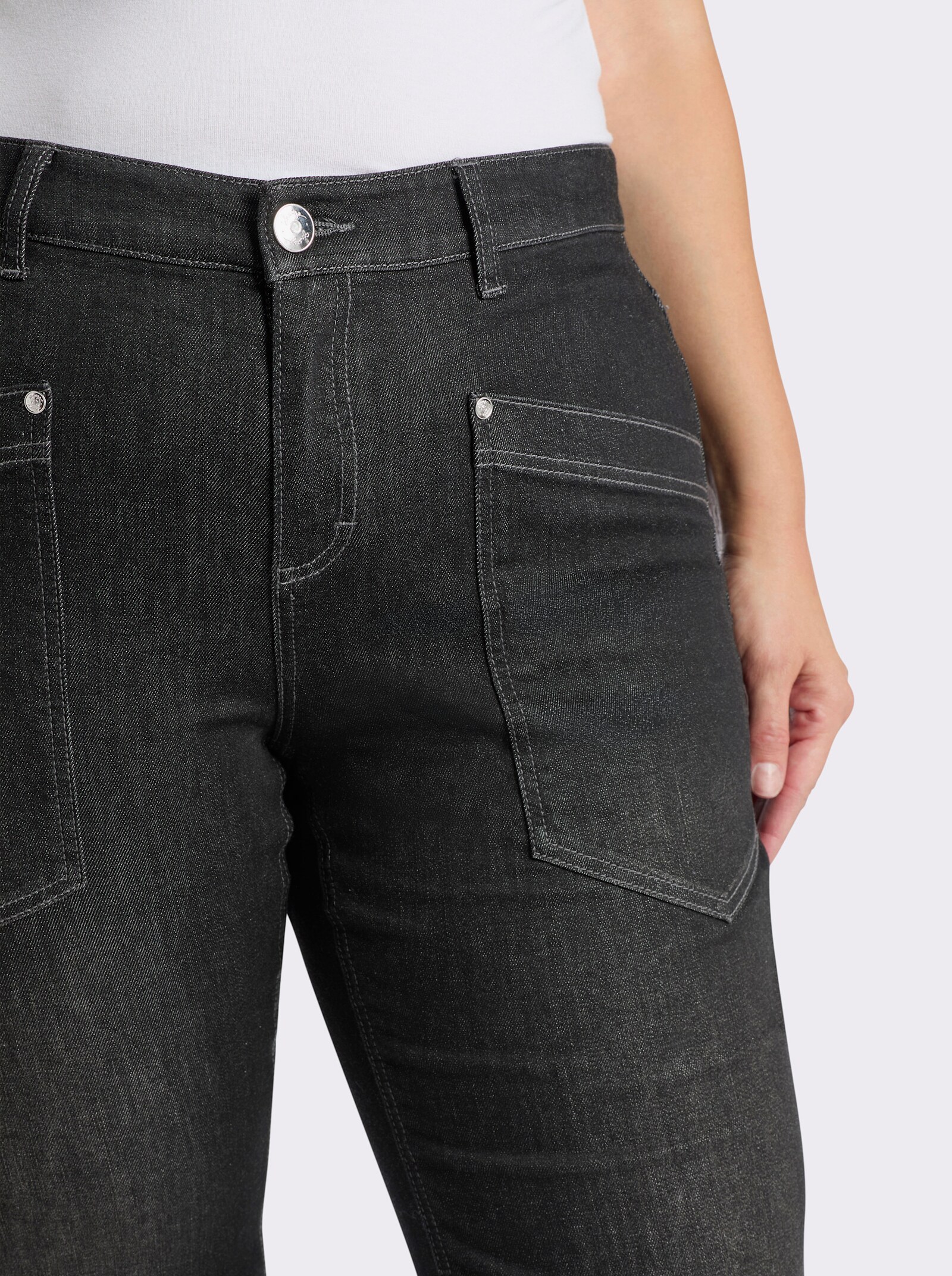 sheego Bootcut-Jeans mit aufgesetzten Taschen - black denim