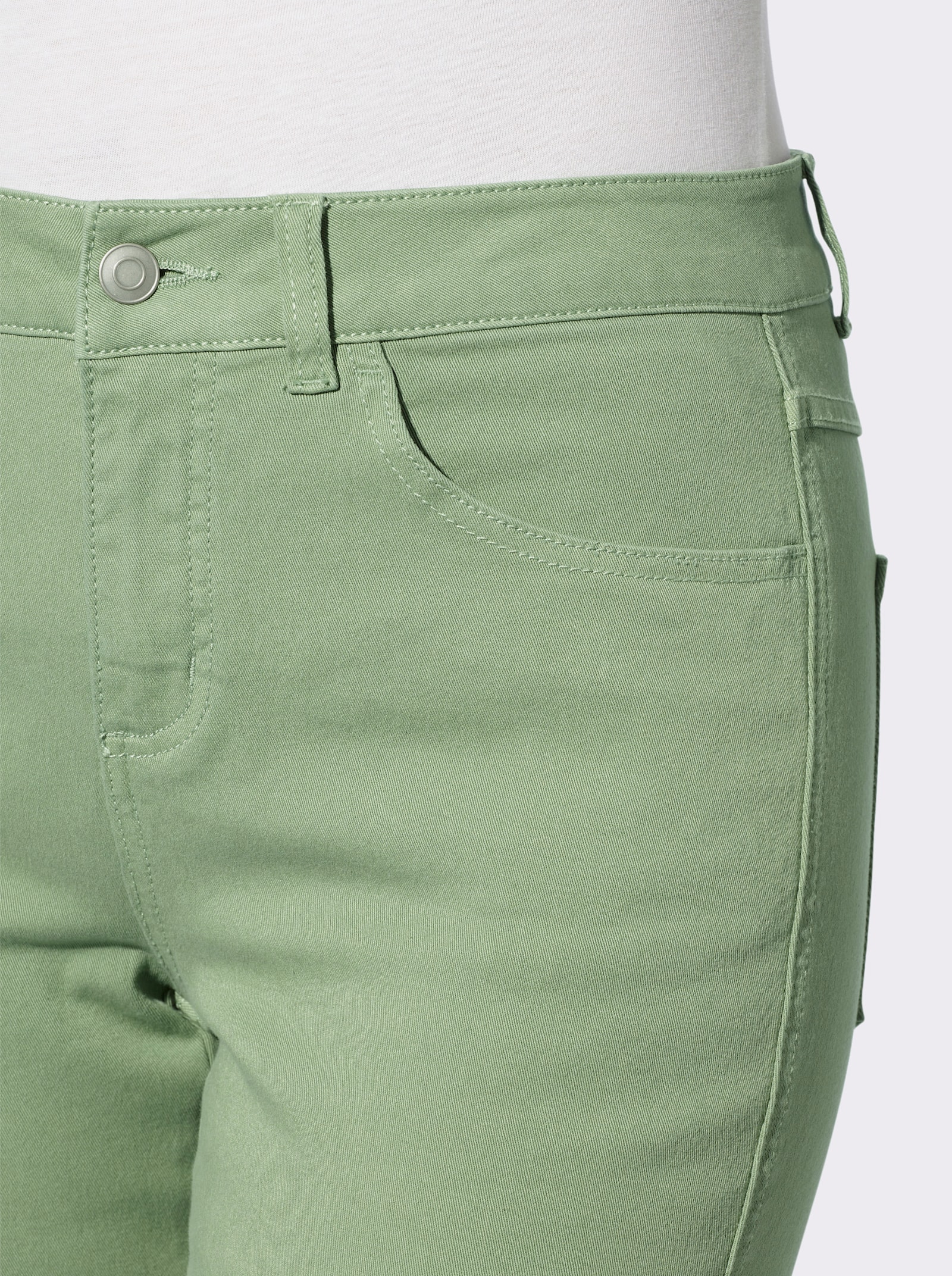 Röhrenjeans in Twill-Qualität - eucalyptus